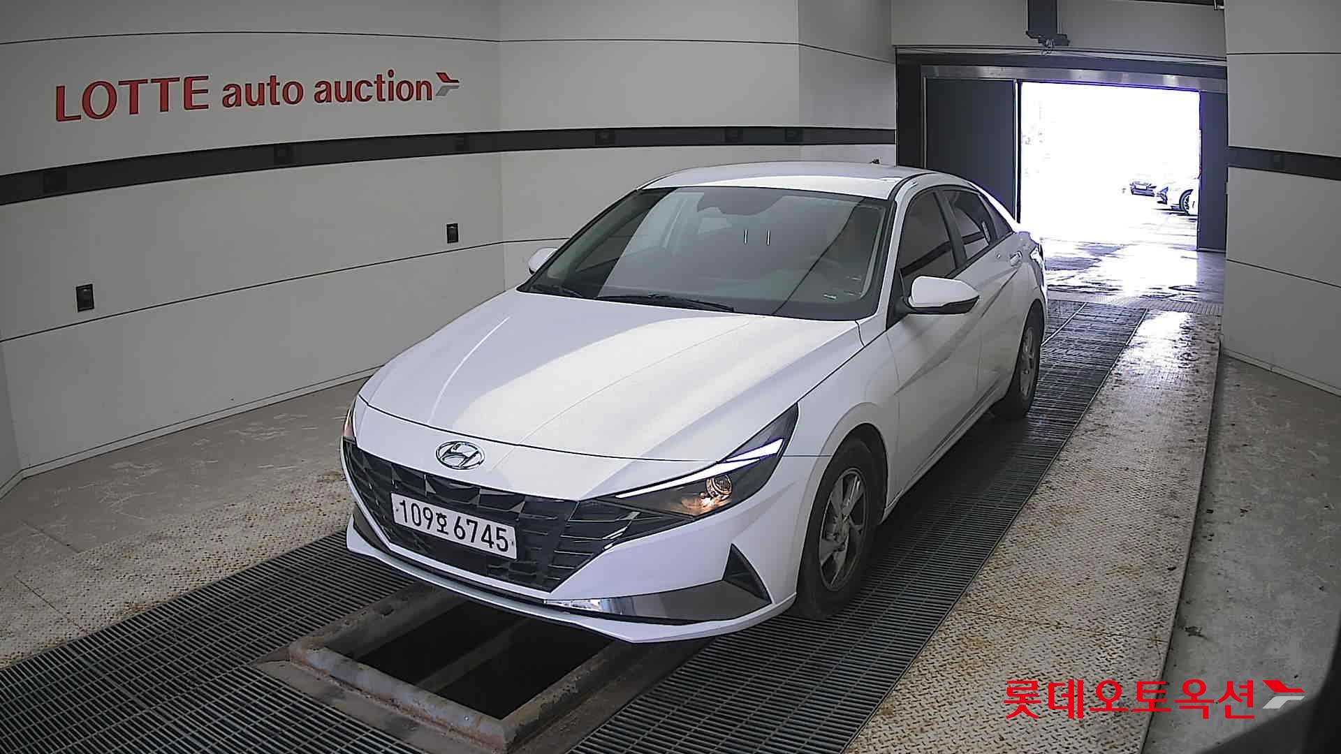 Hyundai Avante 2021 Белый из Кореи