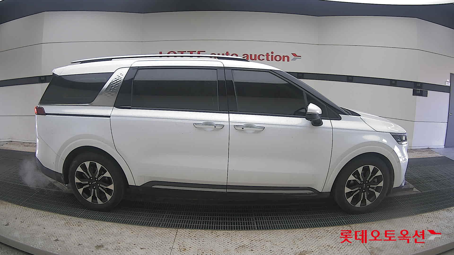 Kia Carnival 2023 Белый из Кореи, фото 3