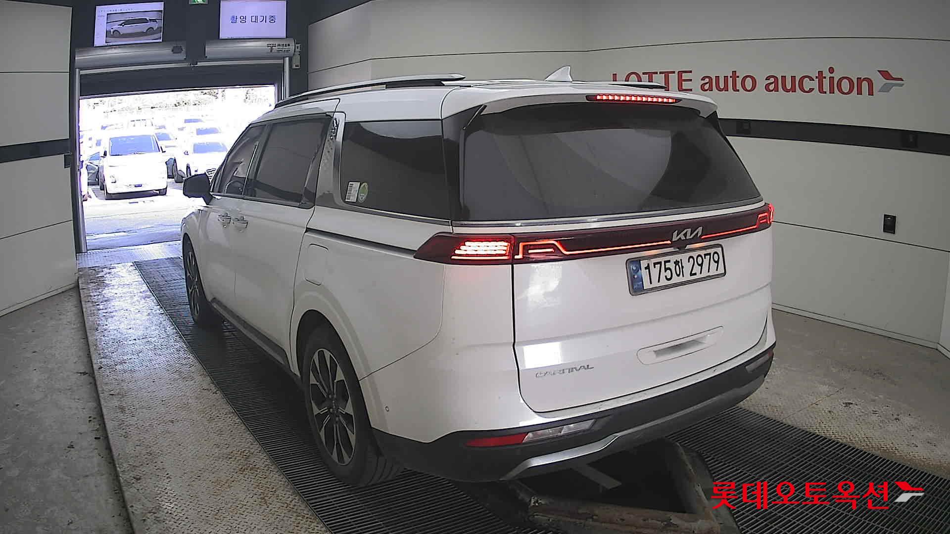 Kia Carnival id 3822990 из Кореи 9