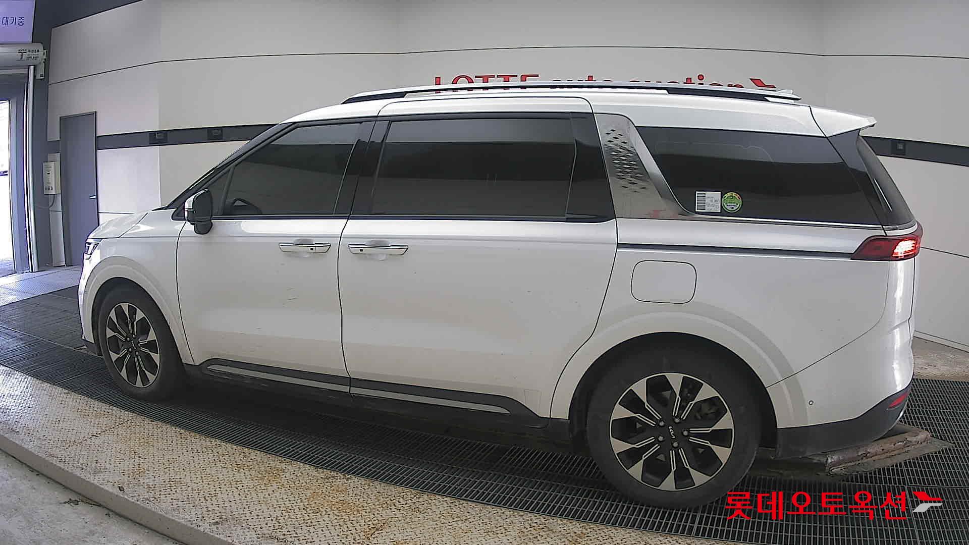 Kia Carnival id 3822990 из Кореи 11