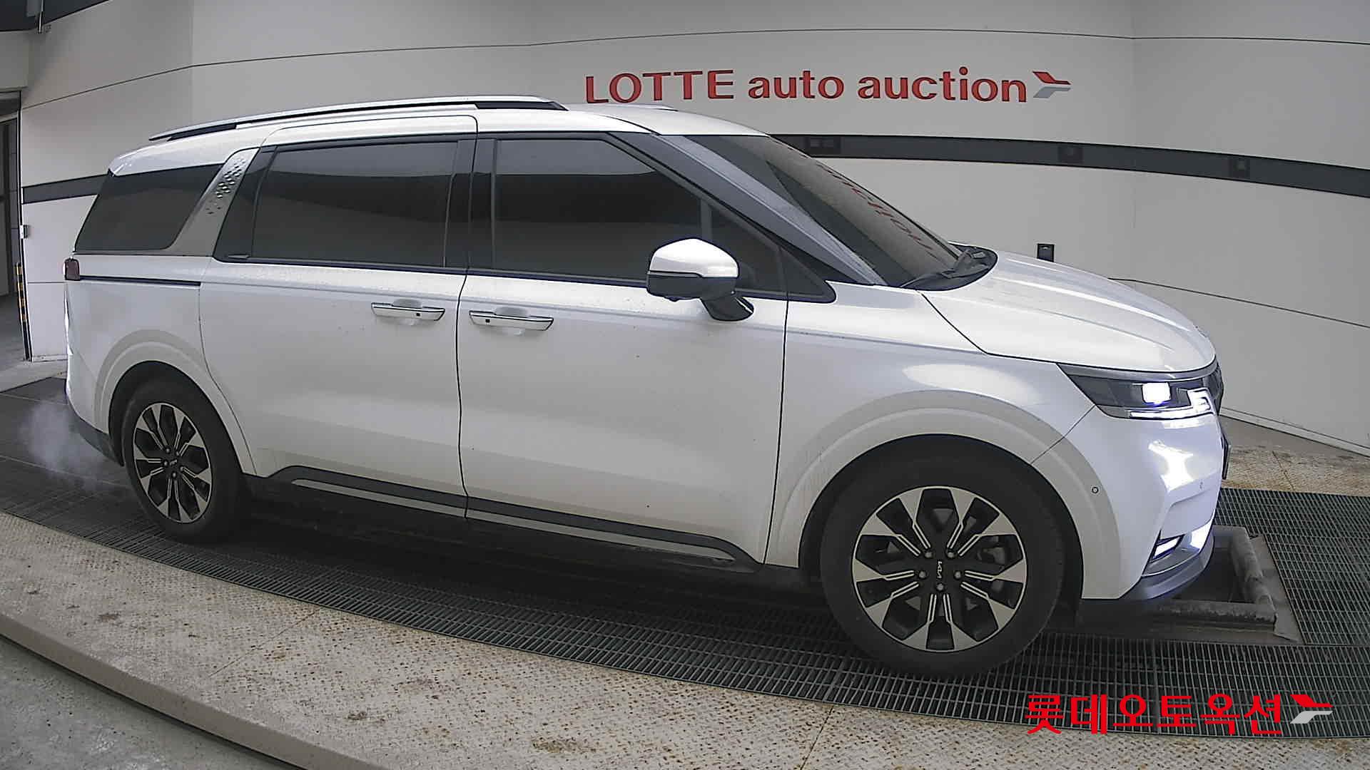 Kia Carnival id 3822990 из Кореи 17