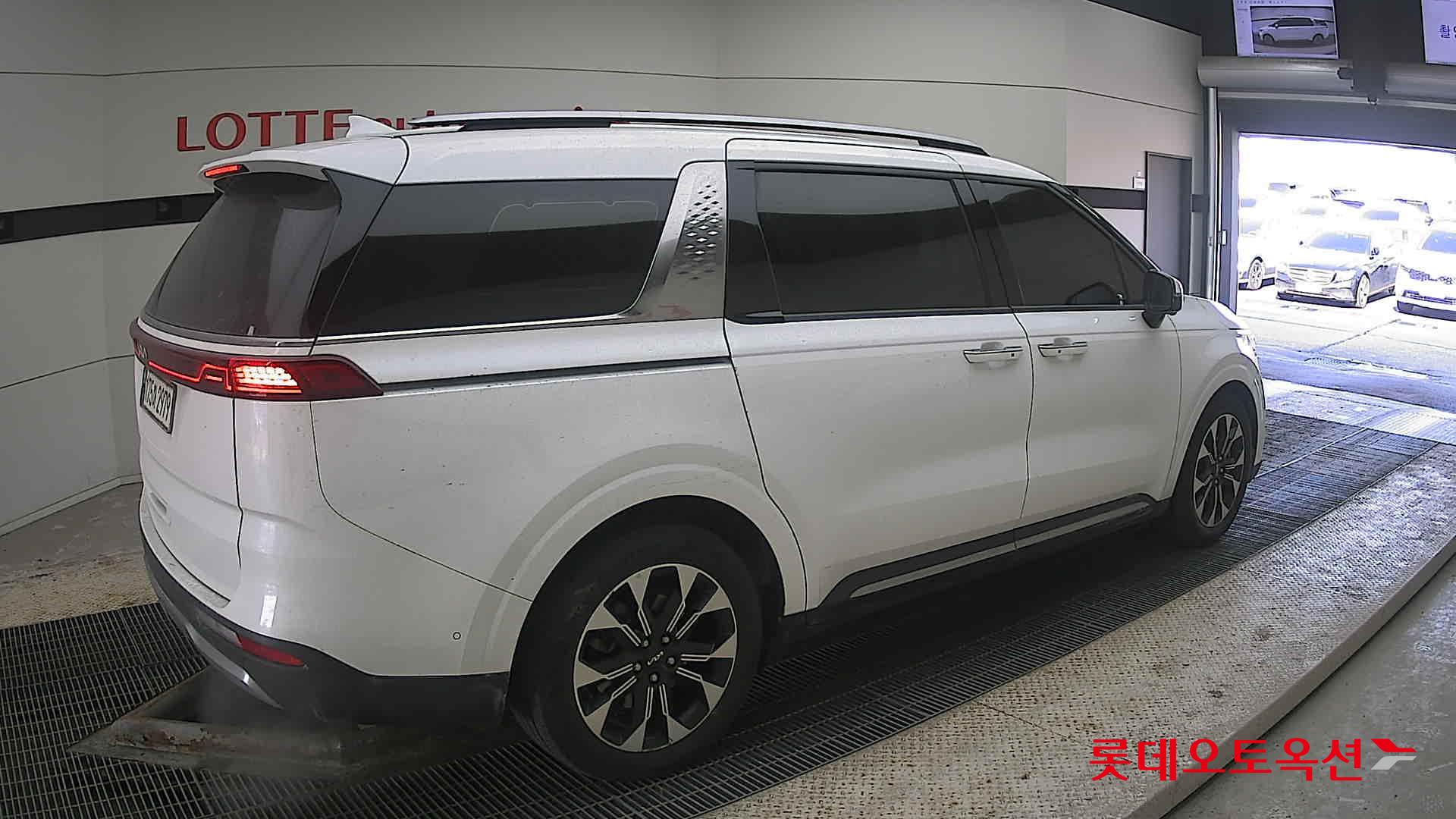 Kia Carnival id 3822990 из Кореи 19