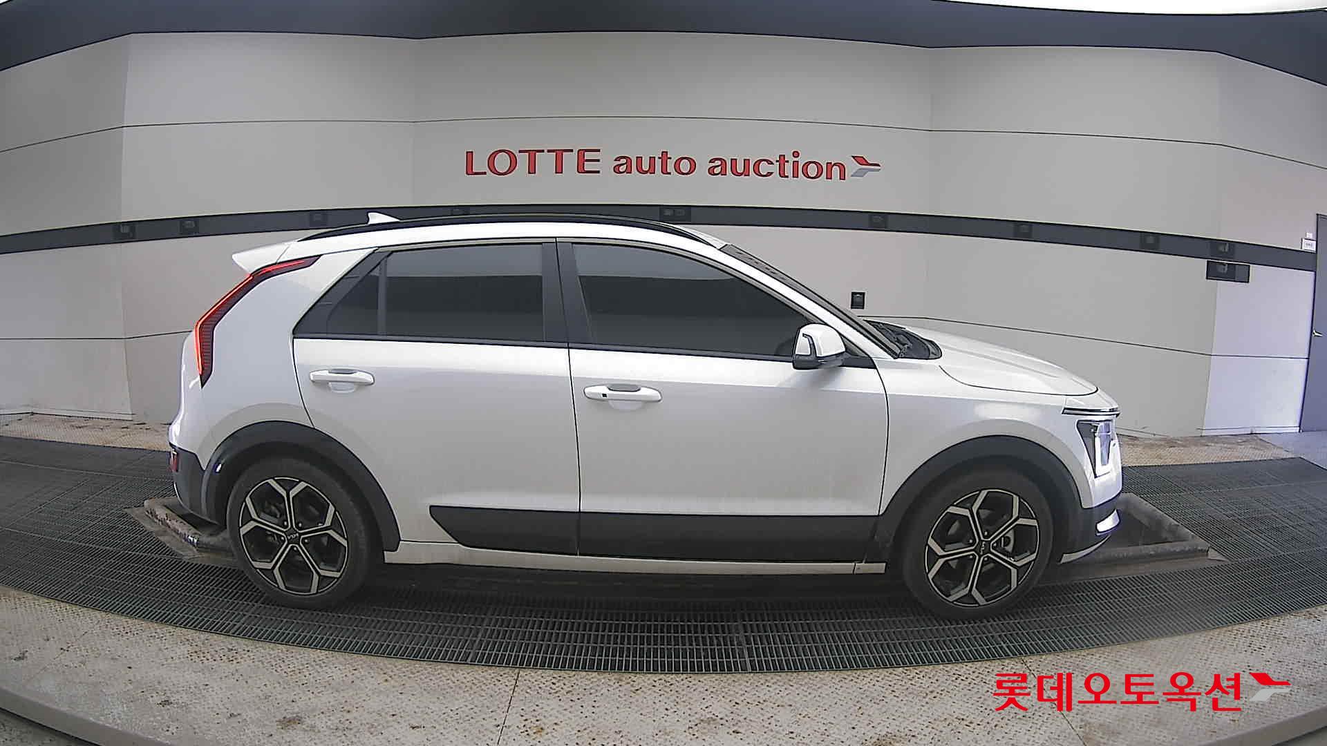 Kia Niro Hybrid 2022 Белый из Кореи, фото 3