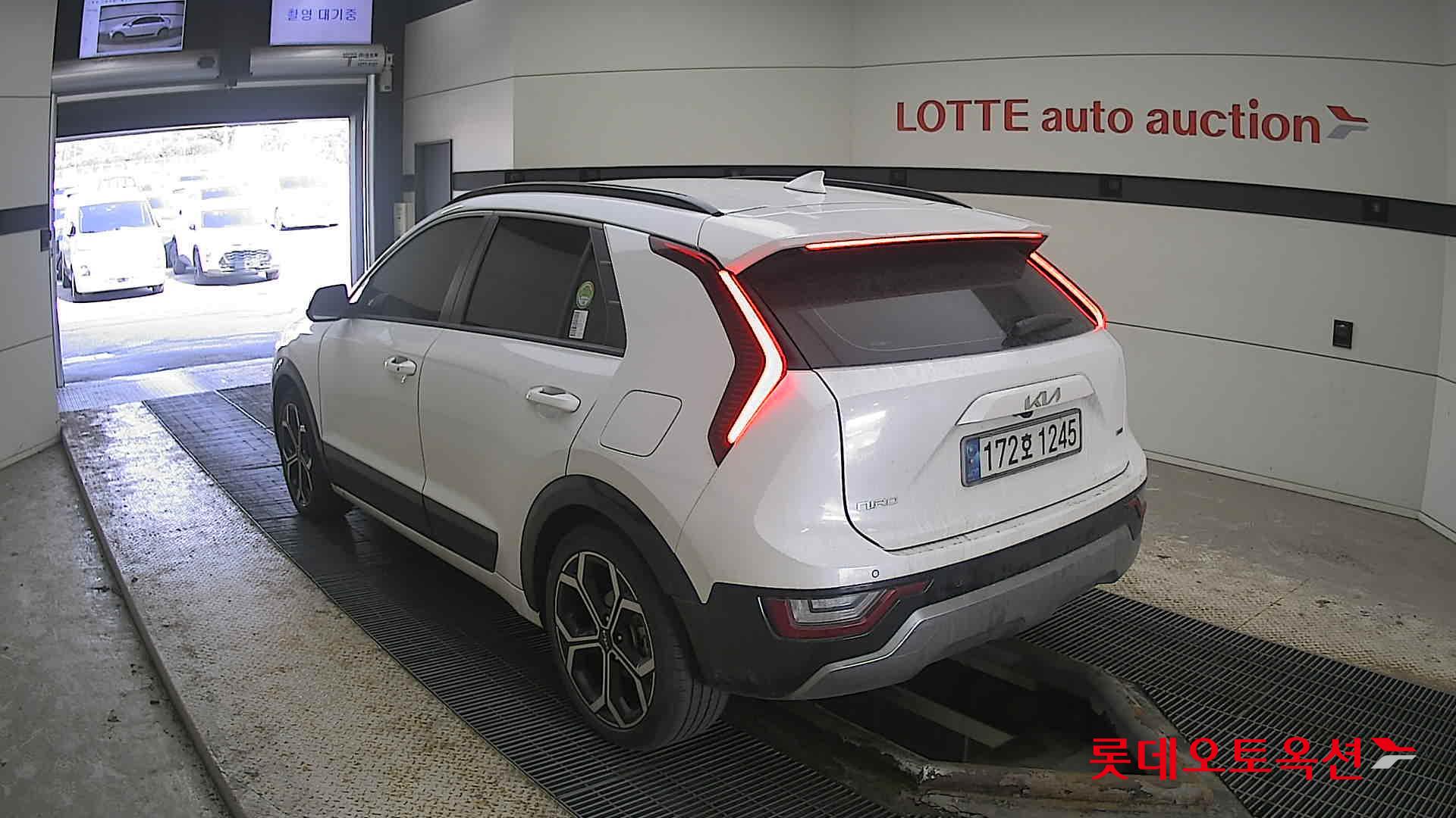 Kia Niro Hybrid 2022 Белый из Кореи, фото 6