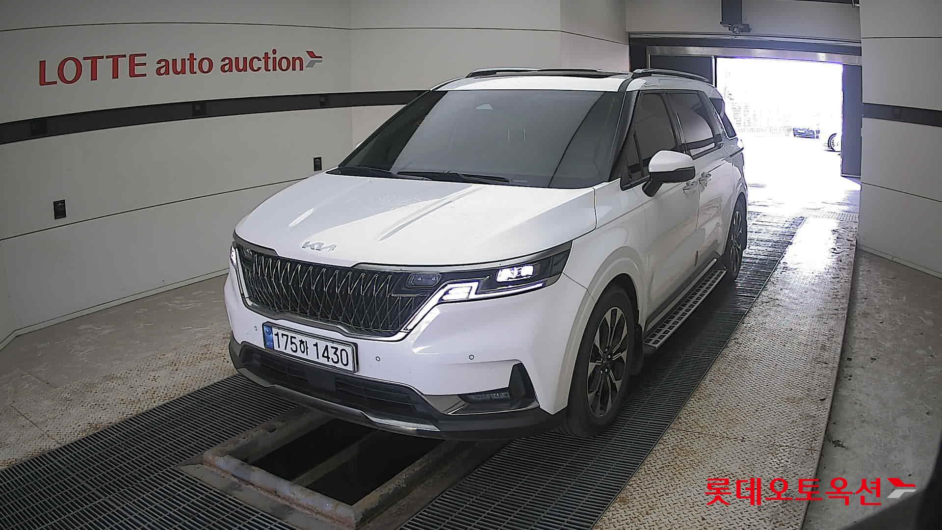 Kia Carnival Limousine 2023 Белый из Кореи