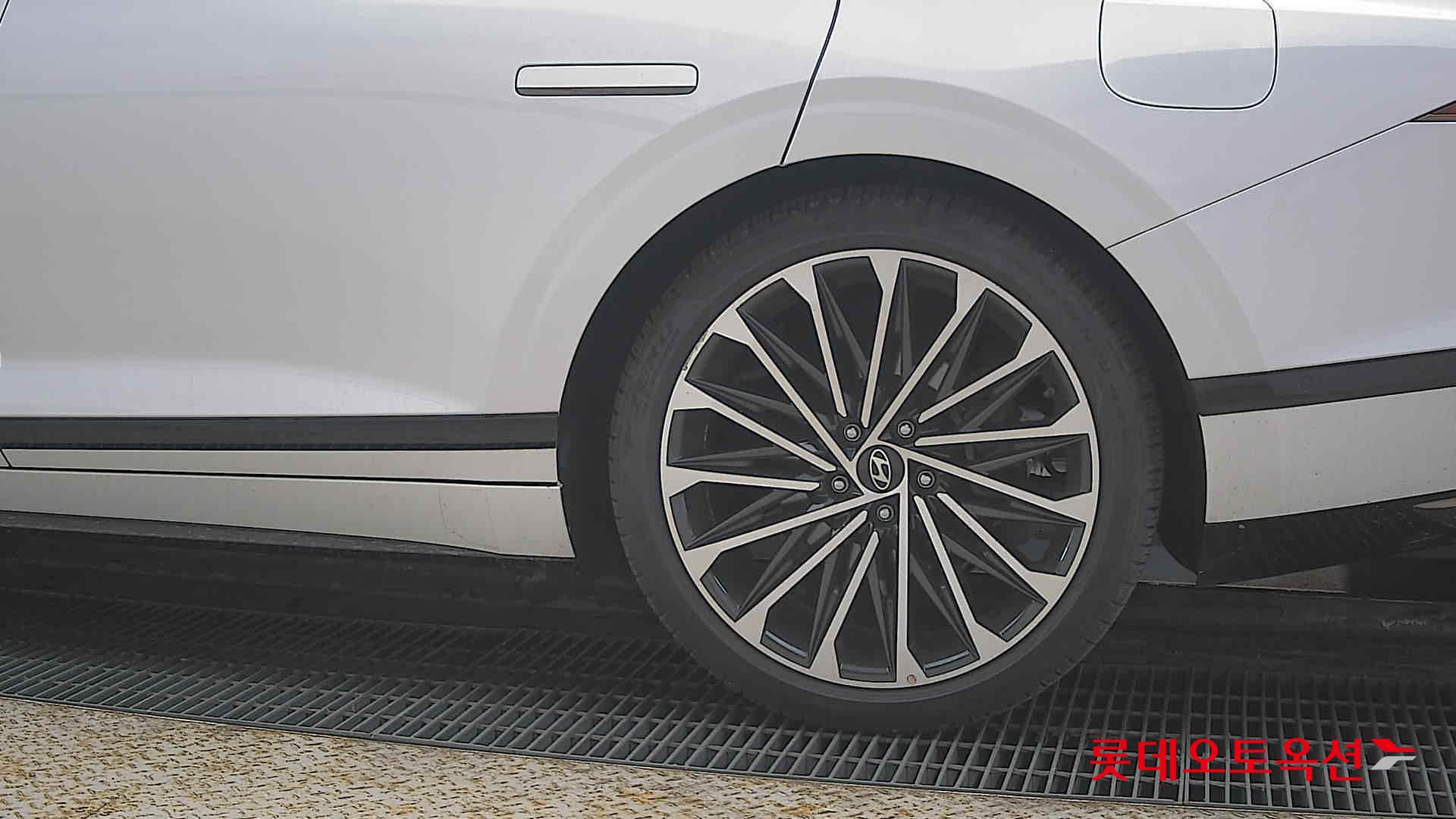 Hyundai Grandeur Hybrid id 3849426 из Кореи 22