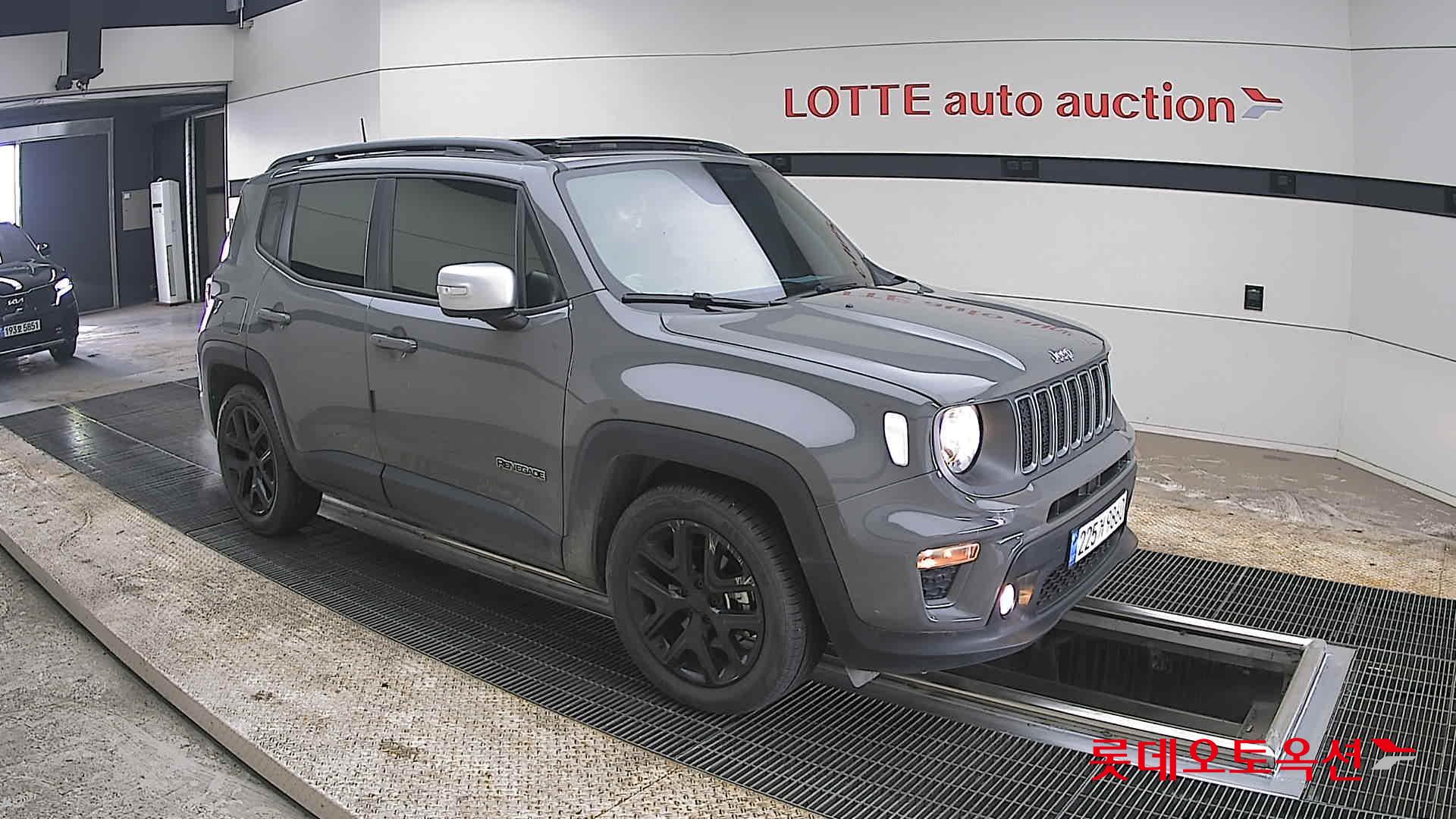 Jeep Straw Renegade 1.3 FWD id 3888279 из Кореи 35