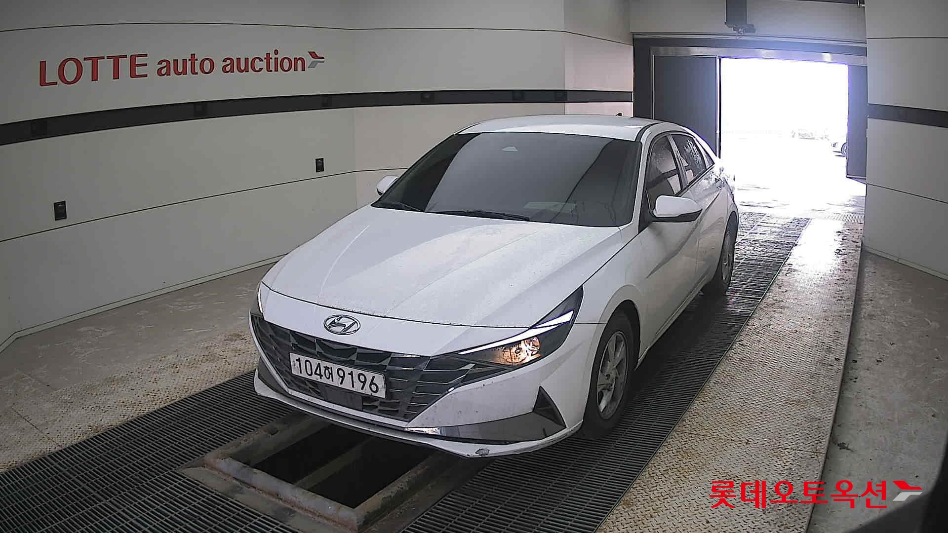 Hyundai Avante 2021 Polar White из Кореи