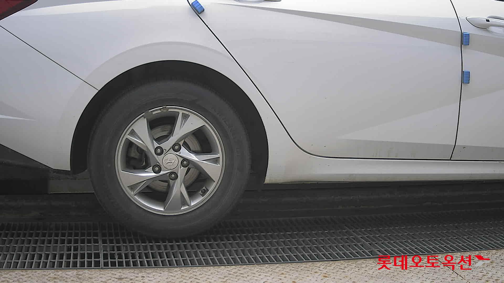 هيونداي إلانترا 2023 - صورة 28