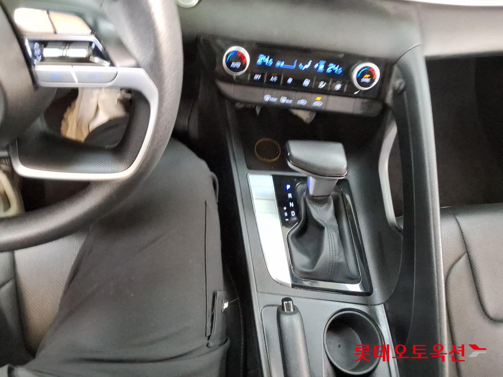 هيونداي إلانترا 2023 - صورة 34