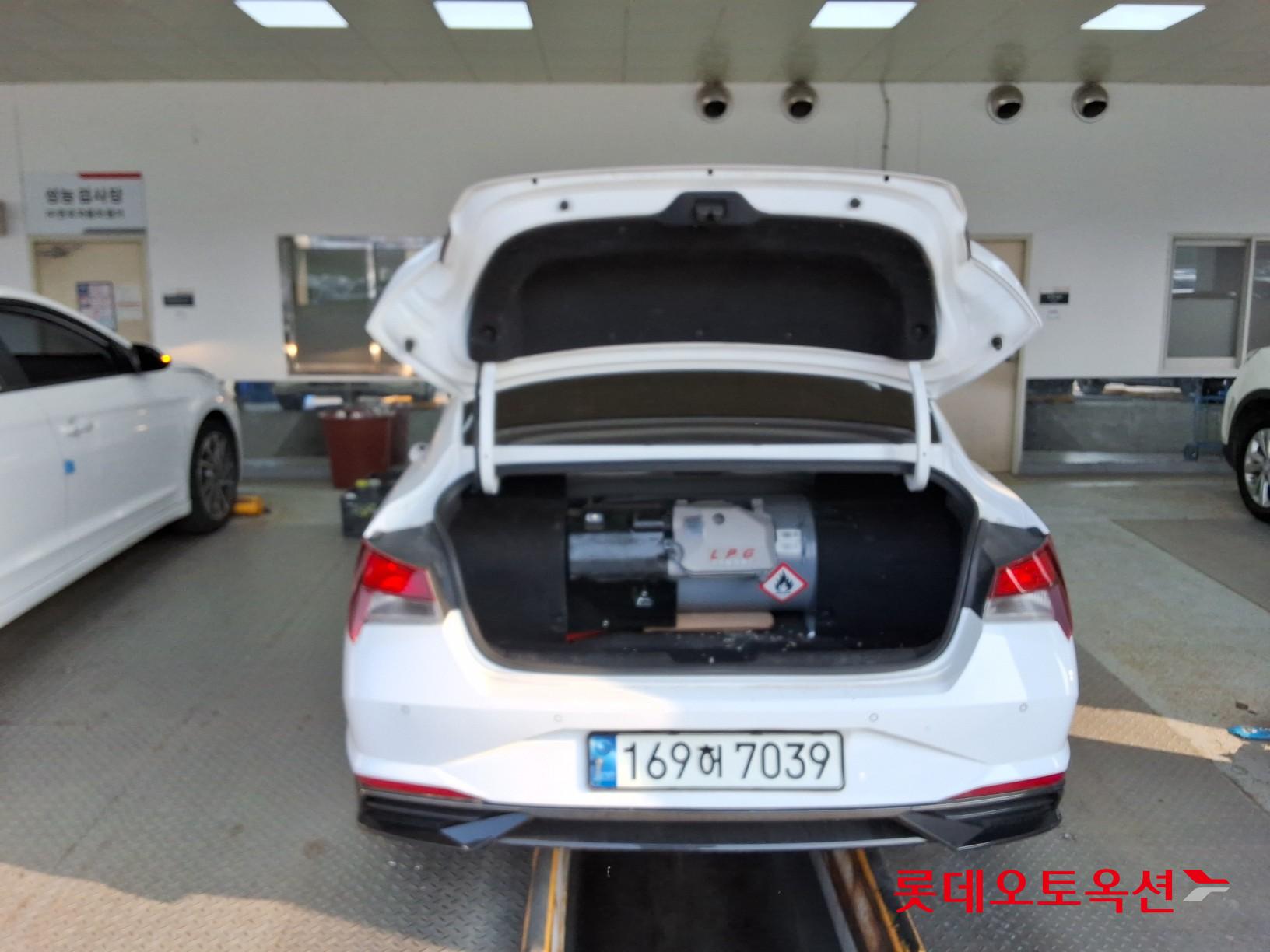 هيونداي إلانترا 2023 - صورة 38