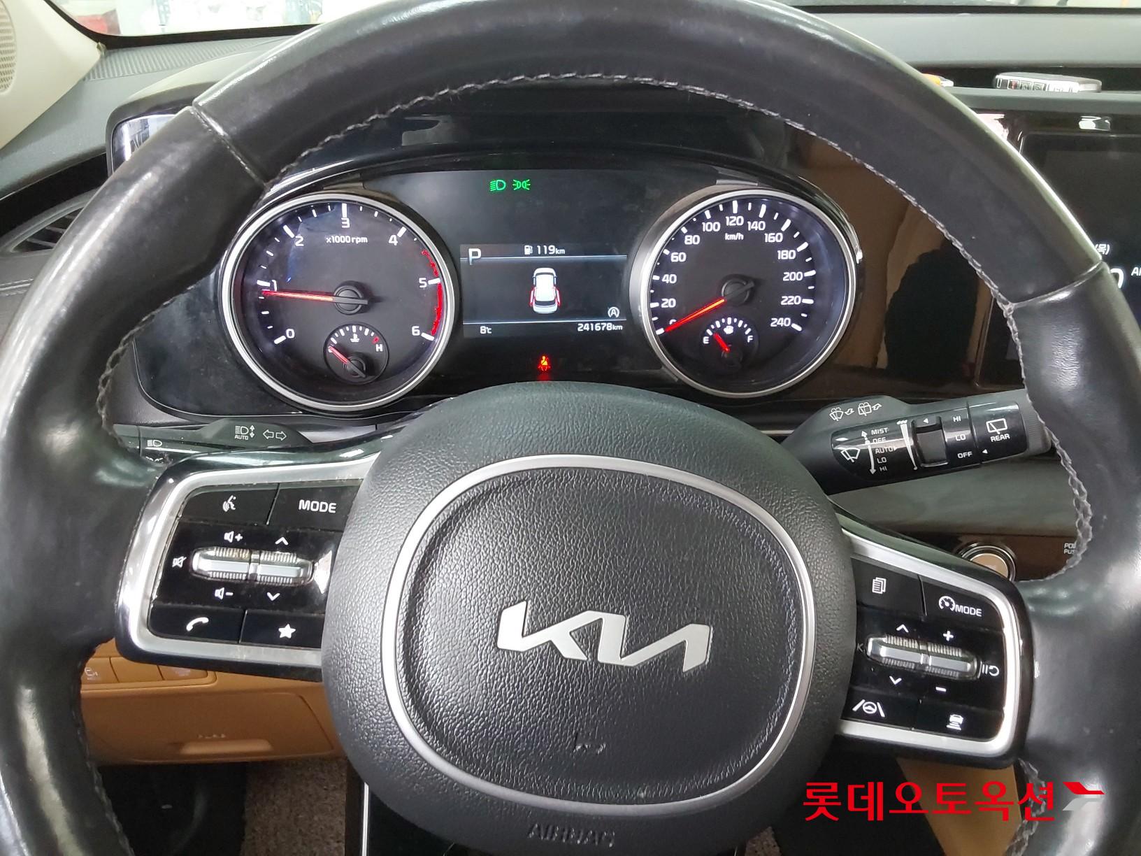 Kia Carnival 2022 - Image 30