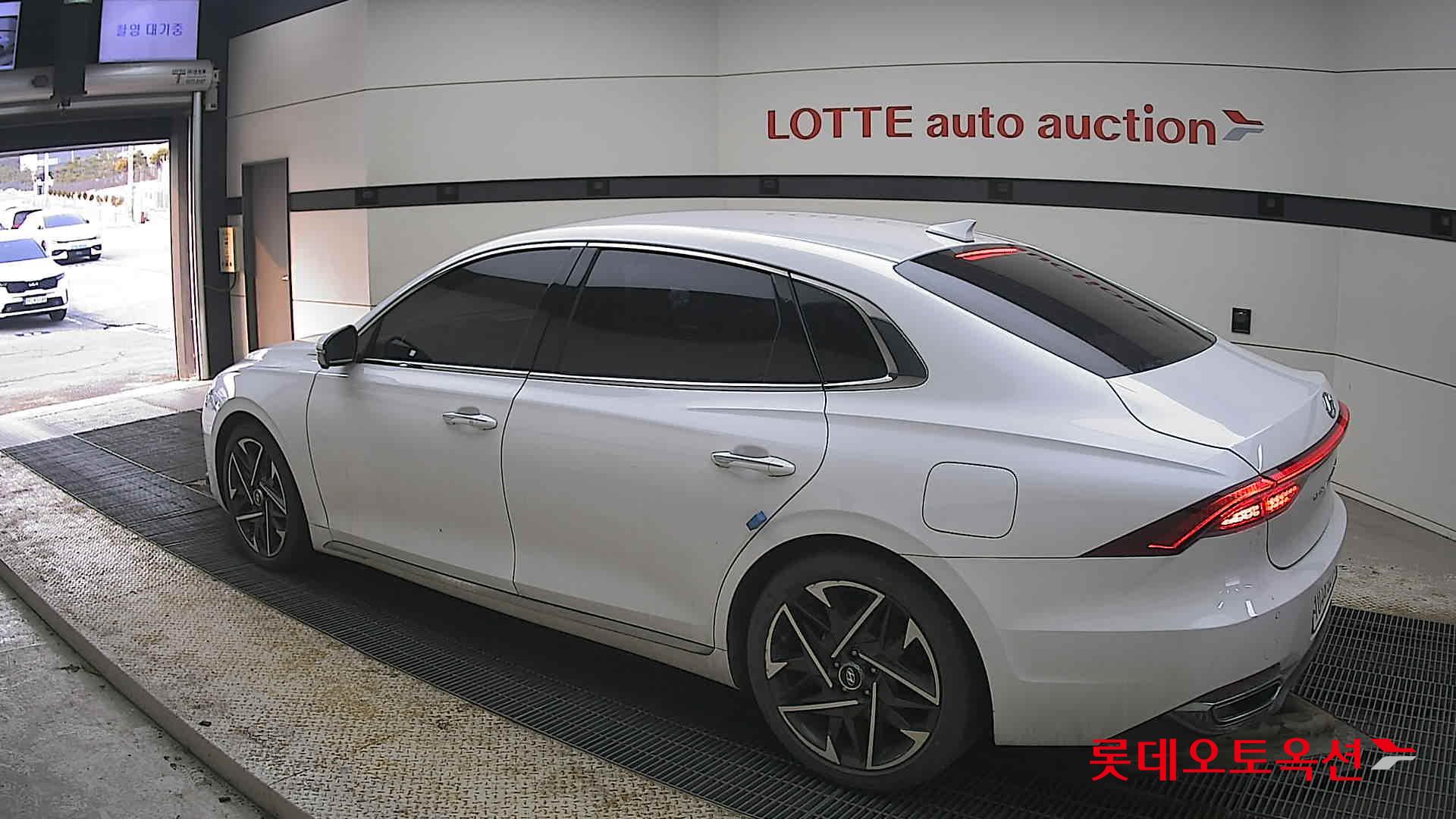 هيونداي جرانجر 2021 - صورة 15