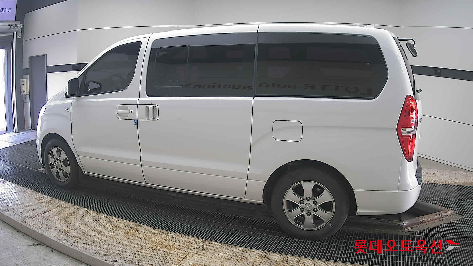 هيونداي جراند ستاريكس 2019 - صورة 14