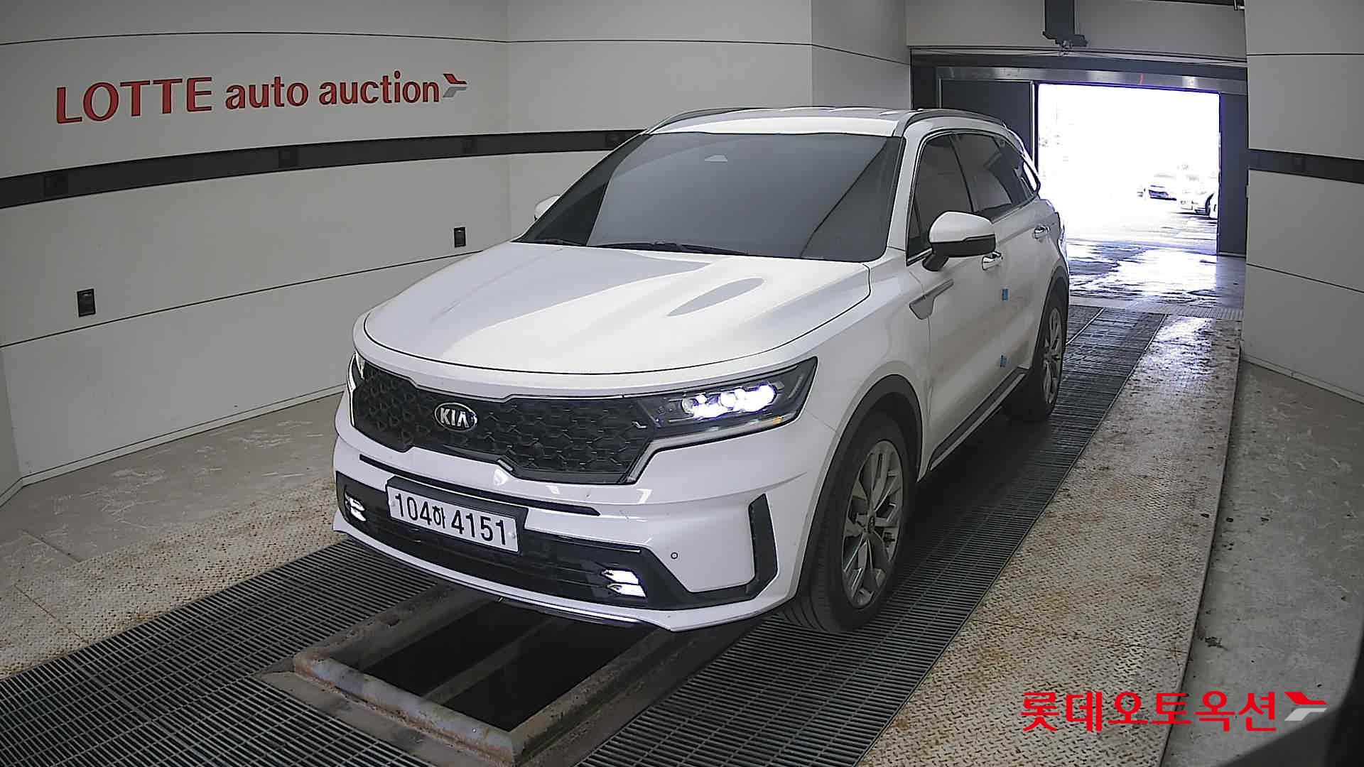 كيا سورينتو 2021 - صورة 10