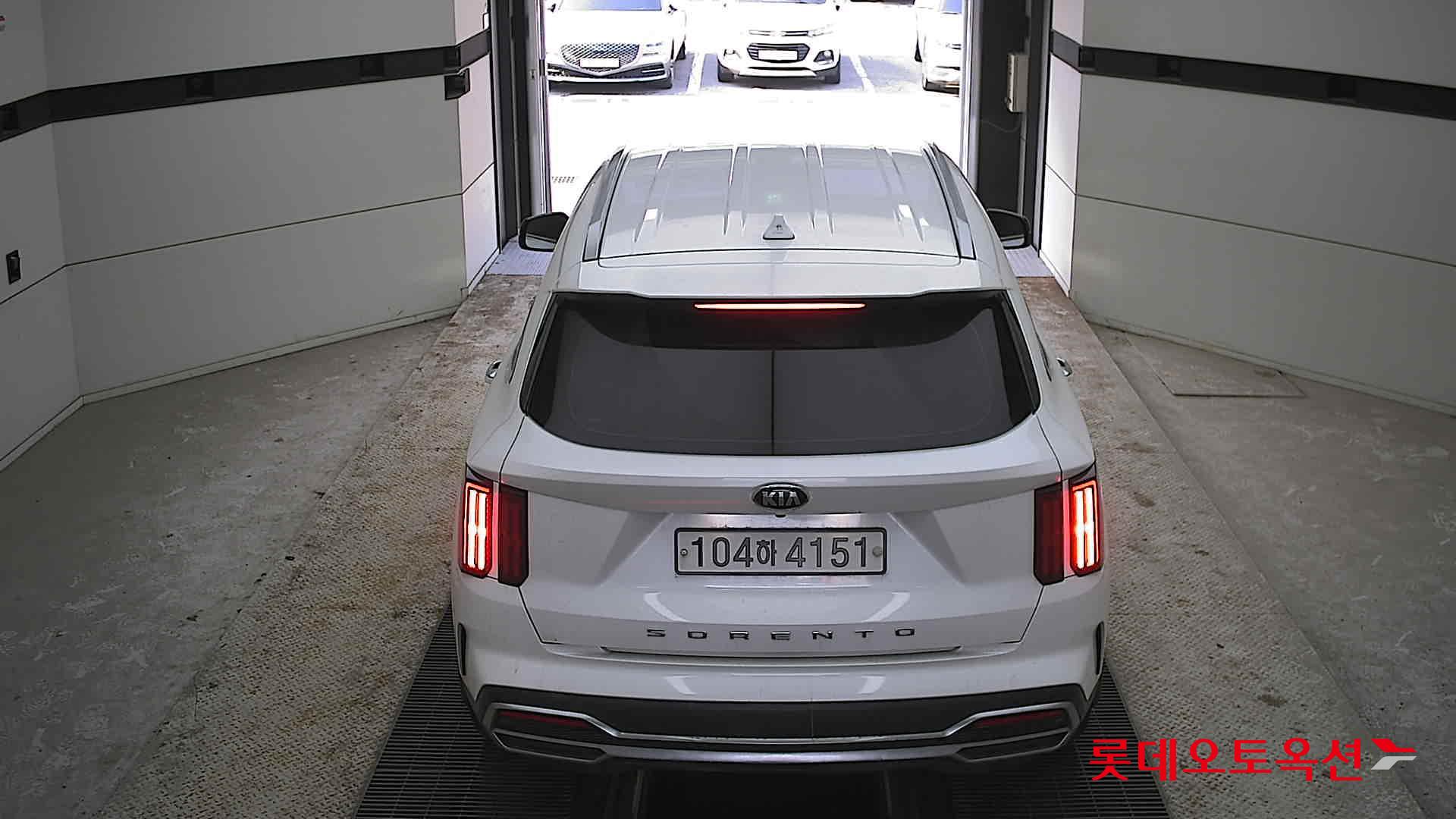 كيا سورينتو 2021 - صورة 17