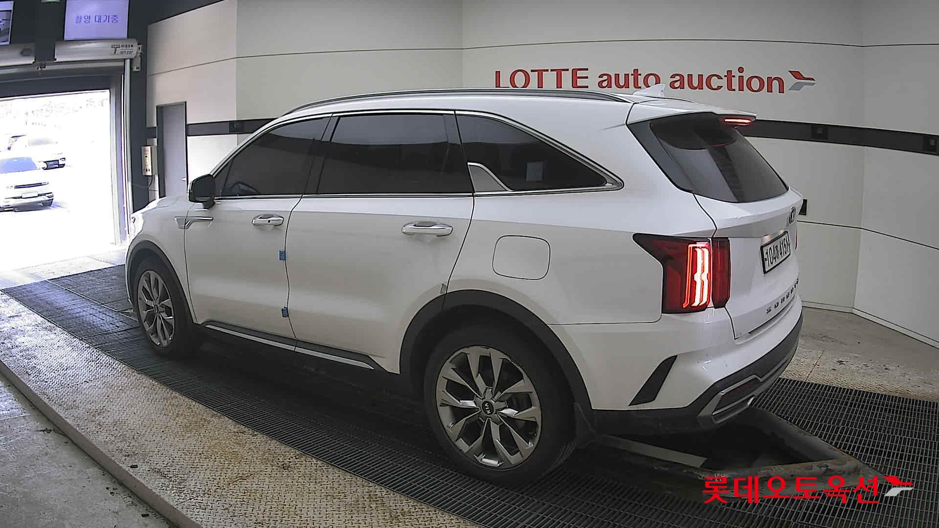 كيا سورينتو 2021 - صورة 15