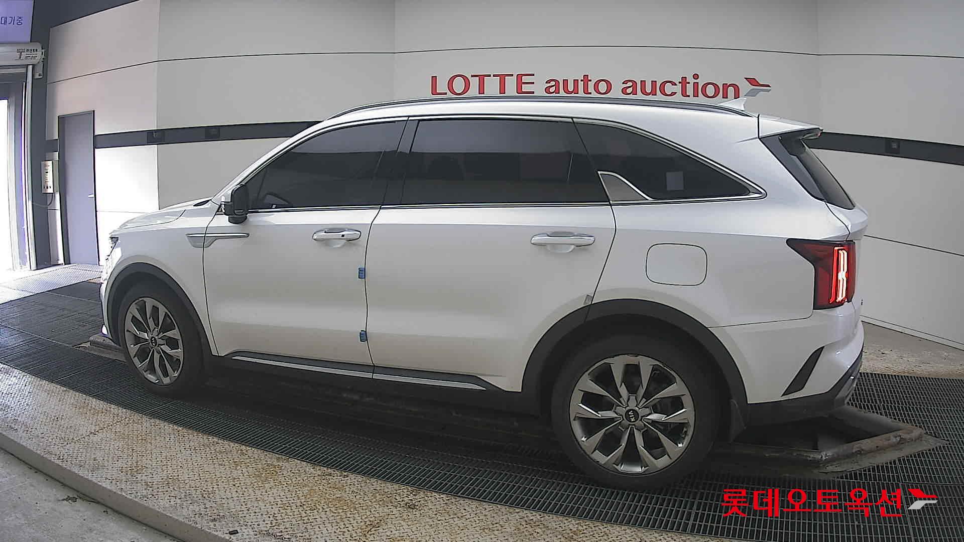 كيا سورينتو 2021 - صورة 14