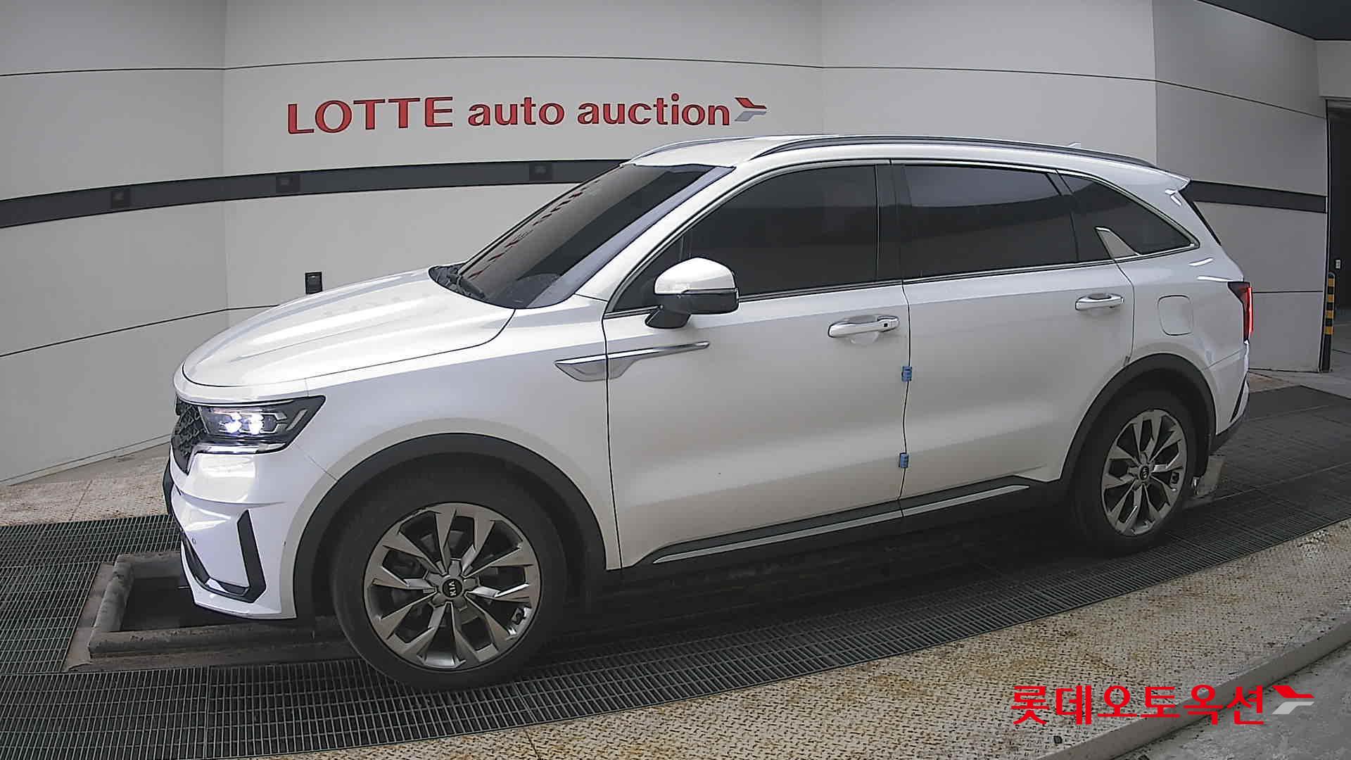 كيا سورينتو 2021 - صورة 12