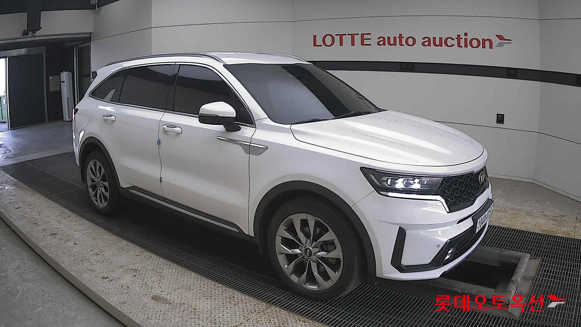 كيا سورينتو 2021 - صورة 23