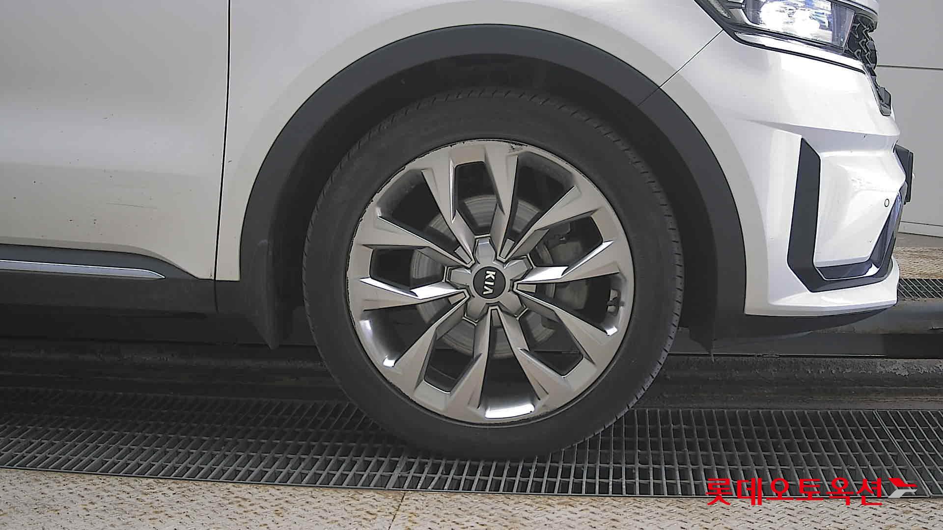 كيا سورينتو 2021 - صورة 27