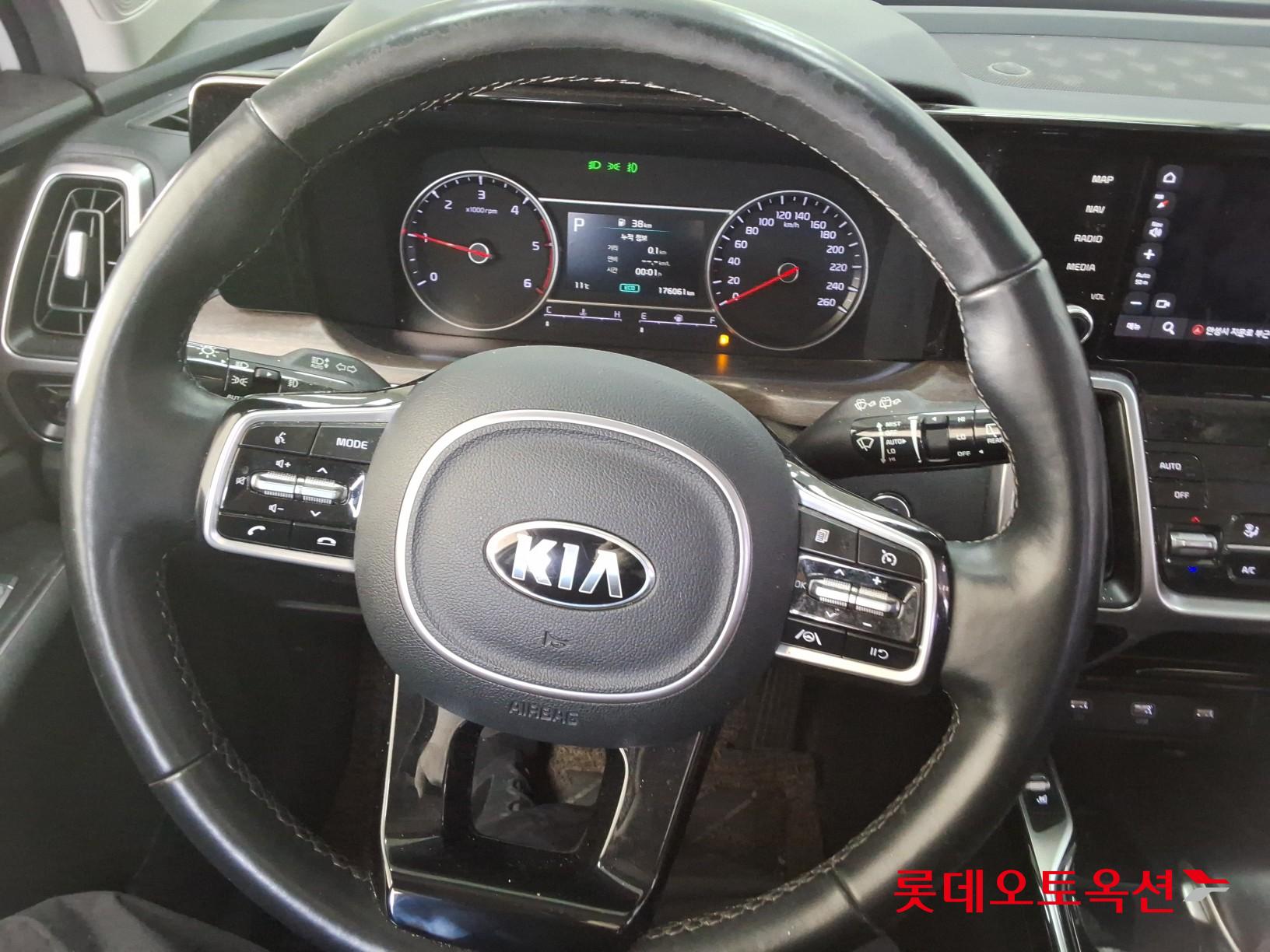 كيا سورينتو 2021 - صورة 30