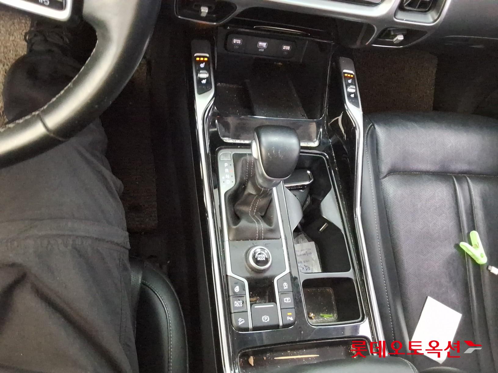 كيا سورينتو 2021 - صورة 32