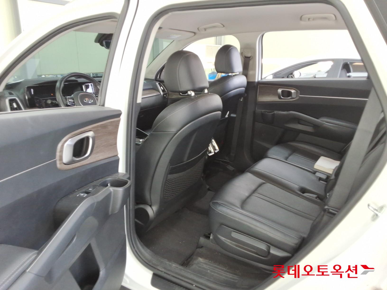 كيا سورينتو 2021 - صورة 36