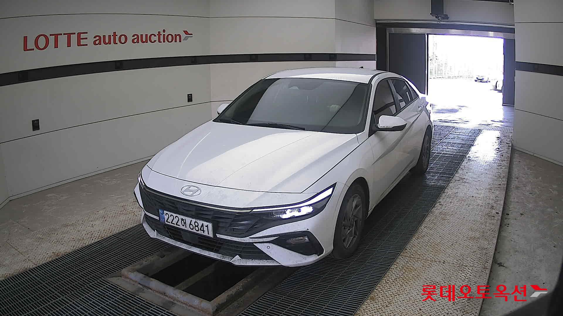 Hyundai Avante Hybrid 2025 Atlas White из Кореи