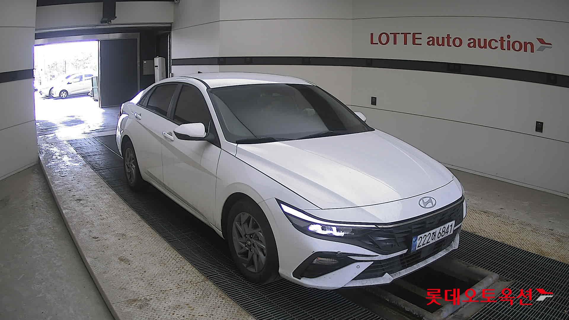 Hyundai Avante Hybrid 2025 Atlas White из Кореи, фото 2