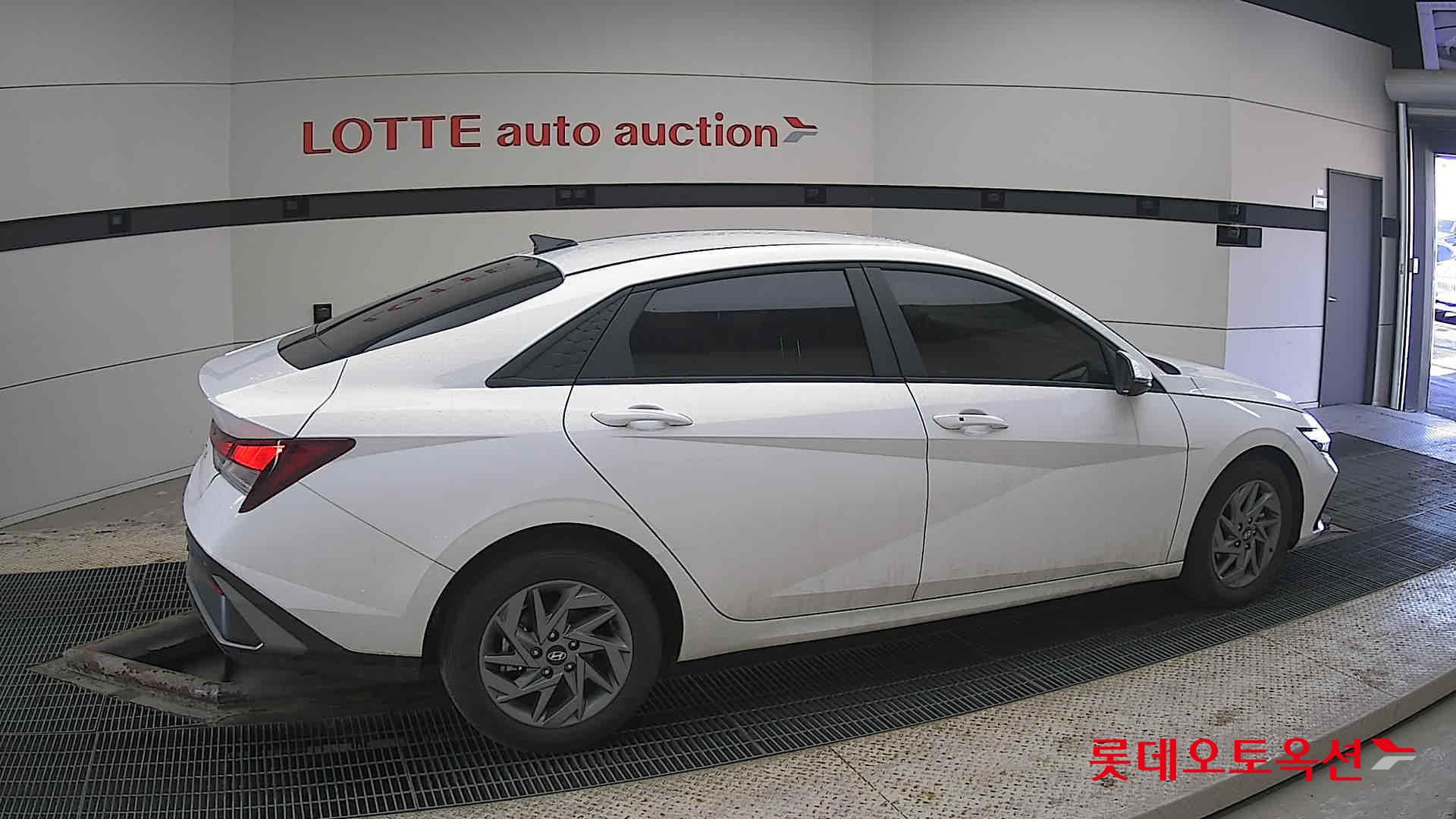 Hyundai Avante Hybrid id 3816321 из Кореи 18