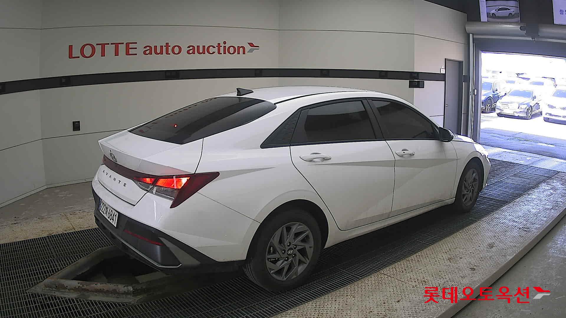 Hyundai Avante Hybrid id 3816321 из Кореи 19