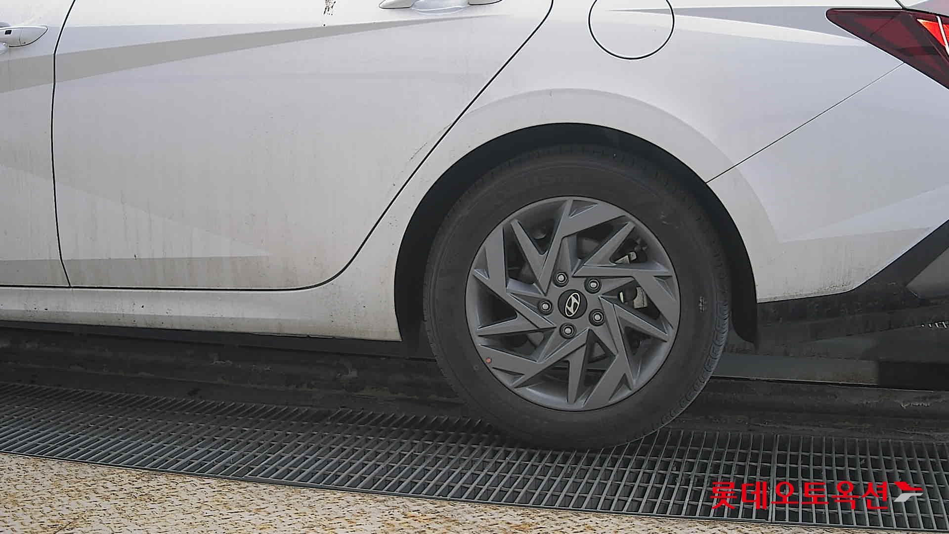 Hyundai Avante Hybrid id 3816321 из Кореи 22