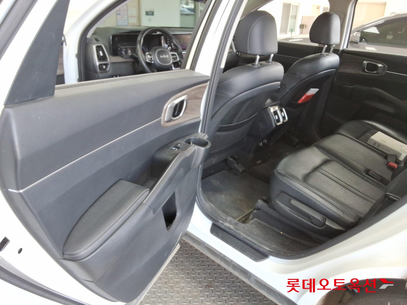 Kia Sorento 2022 - Image 37