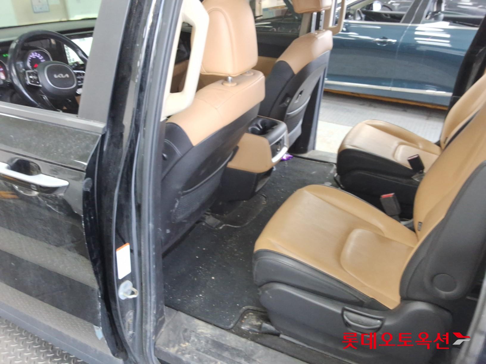 Kia Carnival id 3822938 из Кореи 36