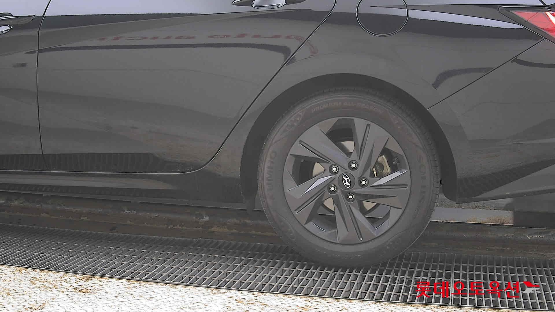 هيونداي إلانترا 2021 - صورة 26