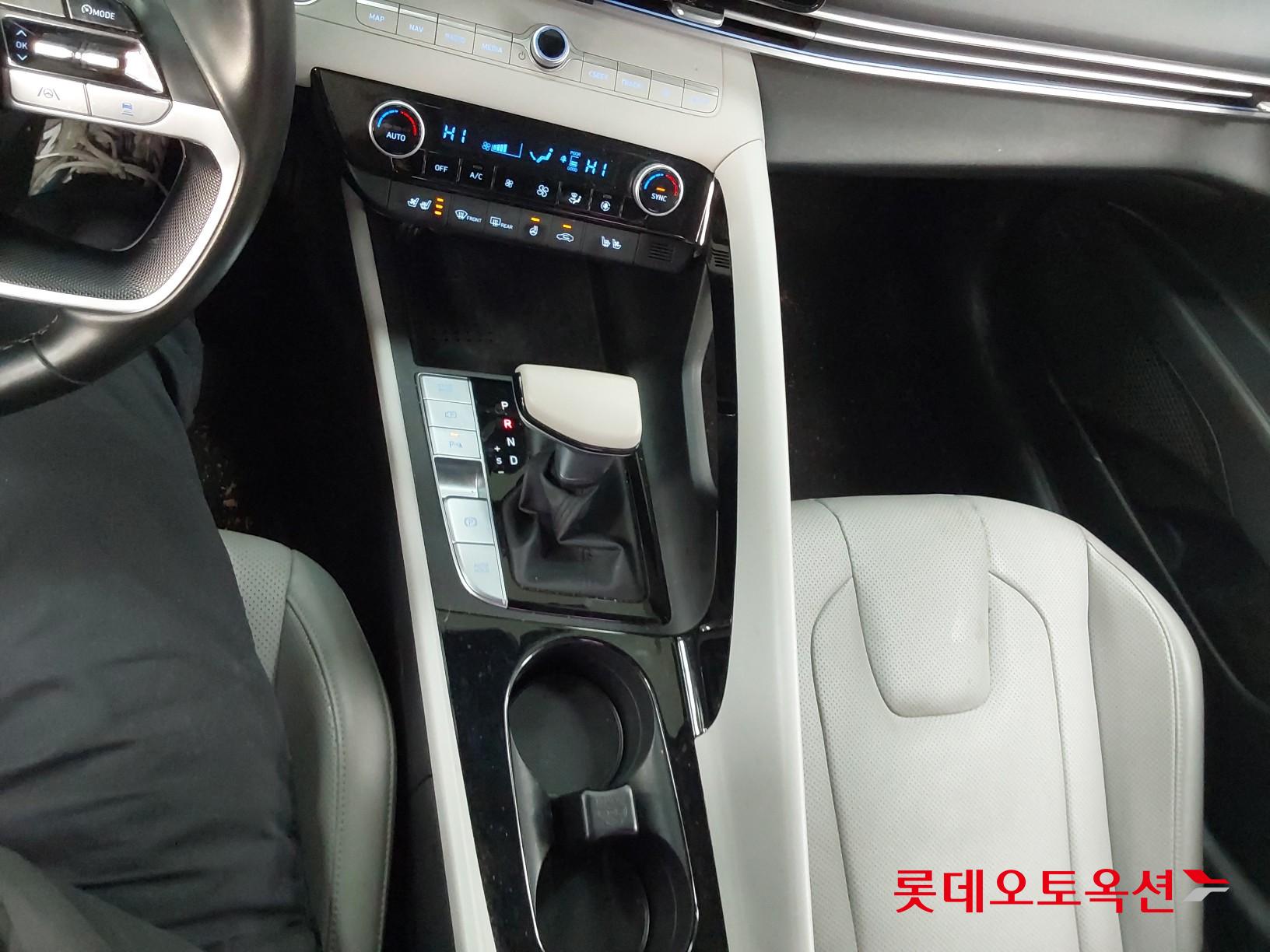 هيونداي إلانترا 2021 - صورة 35