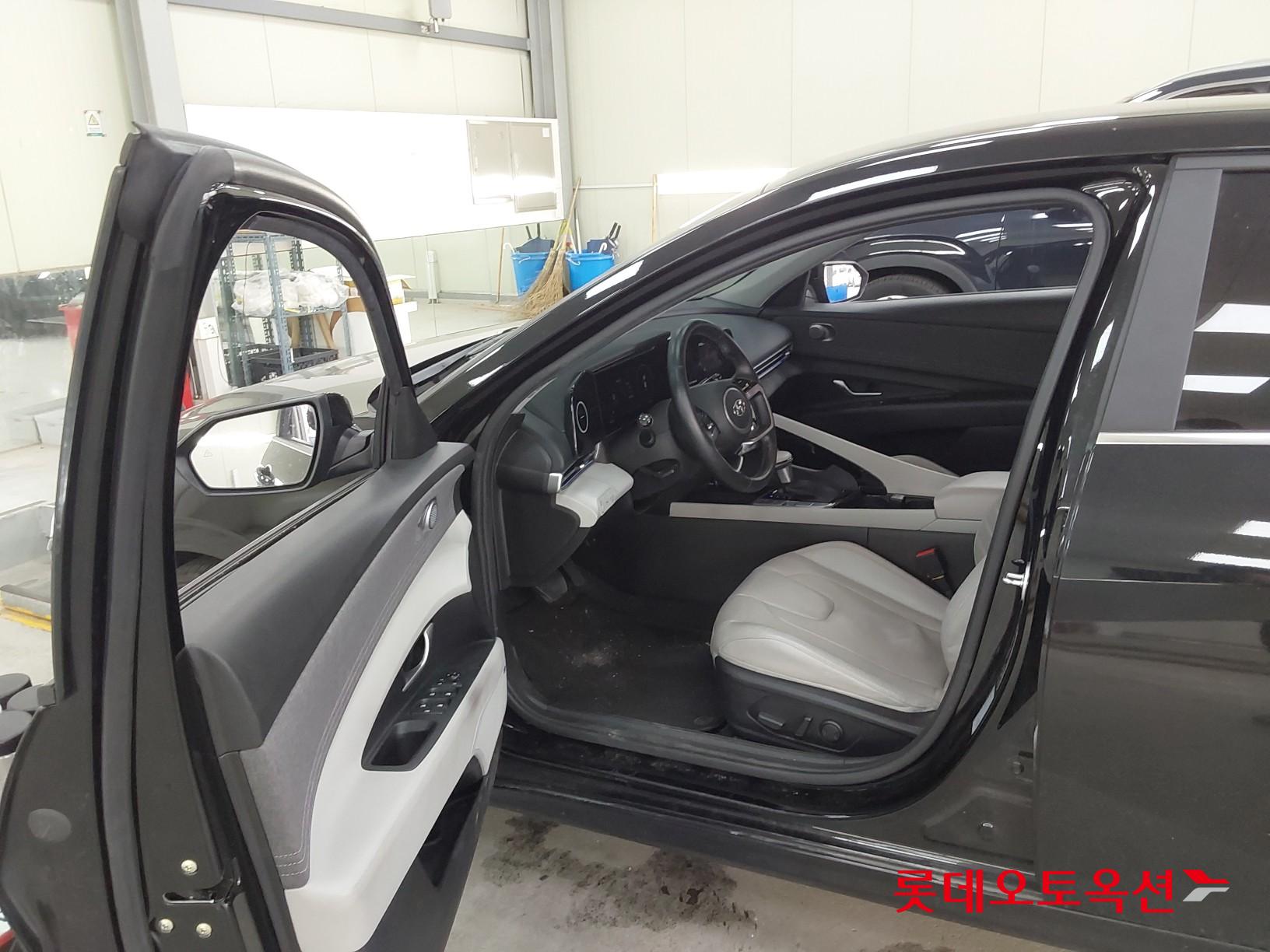 هيونداي إلانترا 2021 - صورة 37