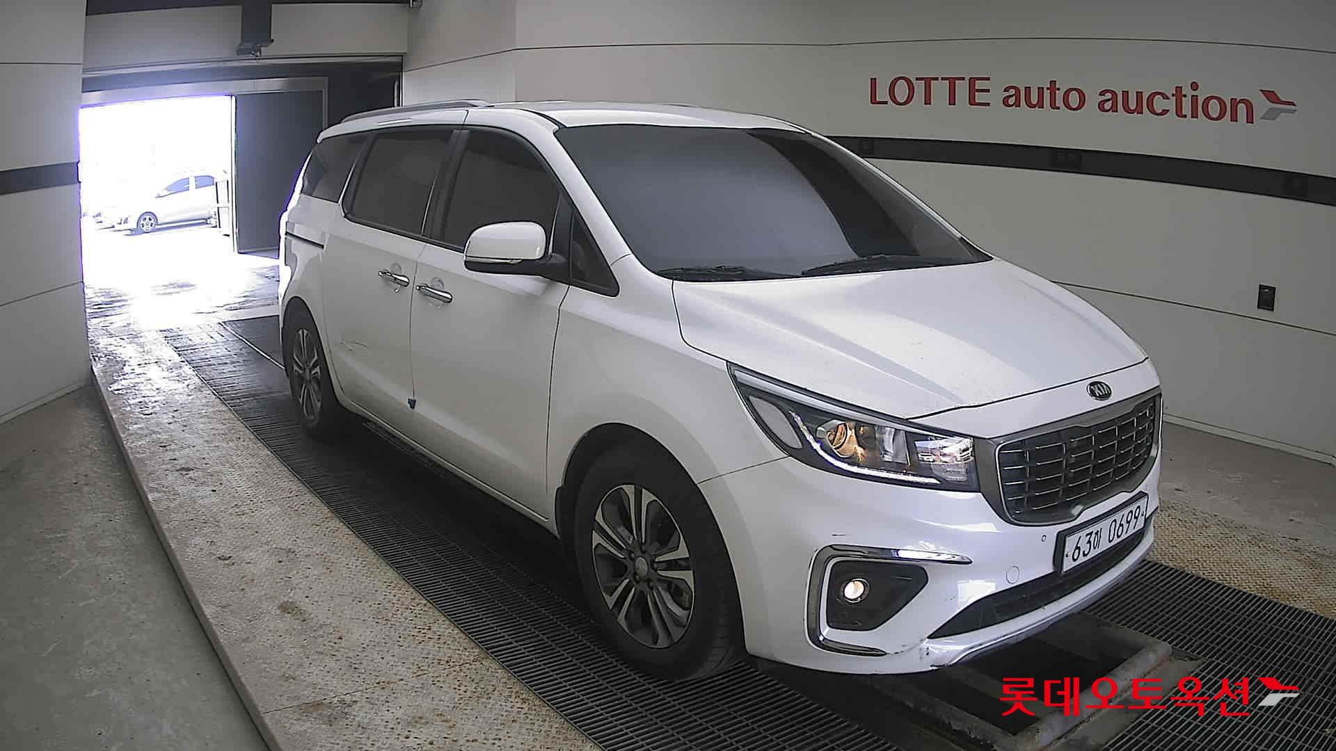 Kia Carnival 2019 Snow White Pearl (optional) из Кореи, фото 2