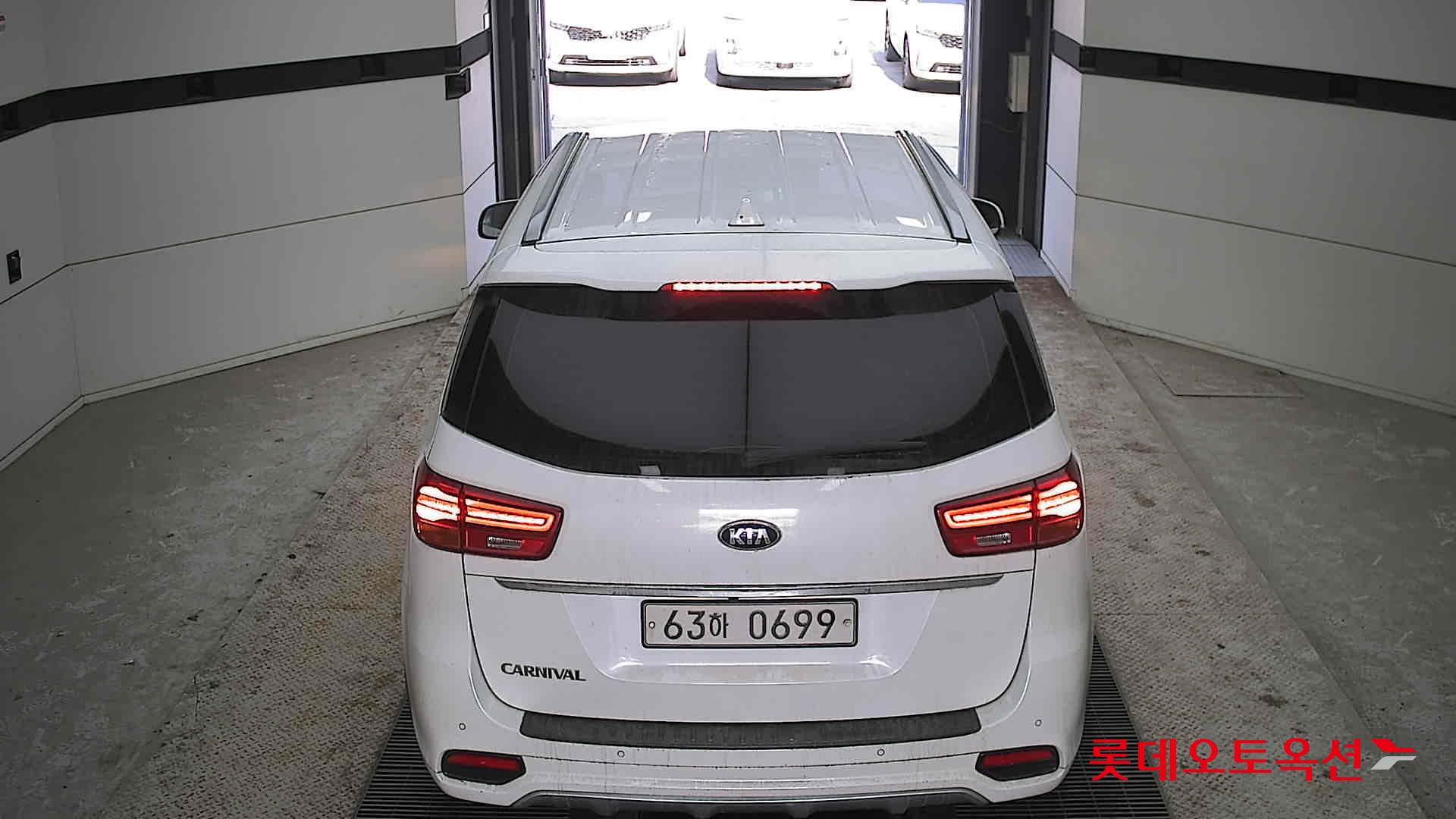 Kia Carnival 2019 Snow White Pearl (optional) из Кореи, фото 5