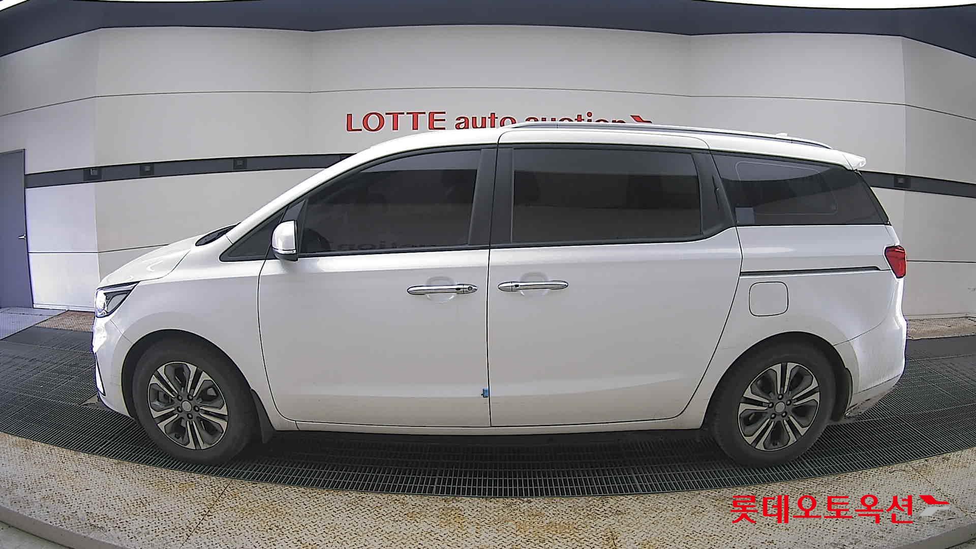 Kia Carnival id 3803742 из Кореи 7