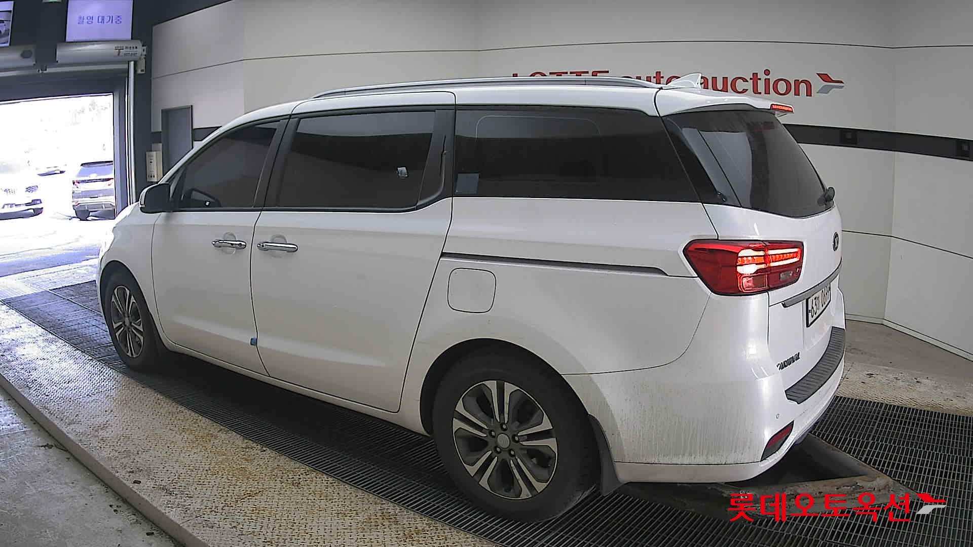 Kia Carnival id 3803742 из Кореи 10