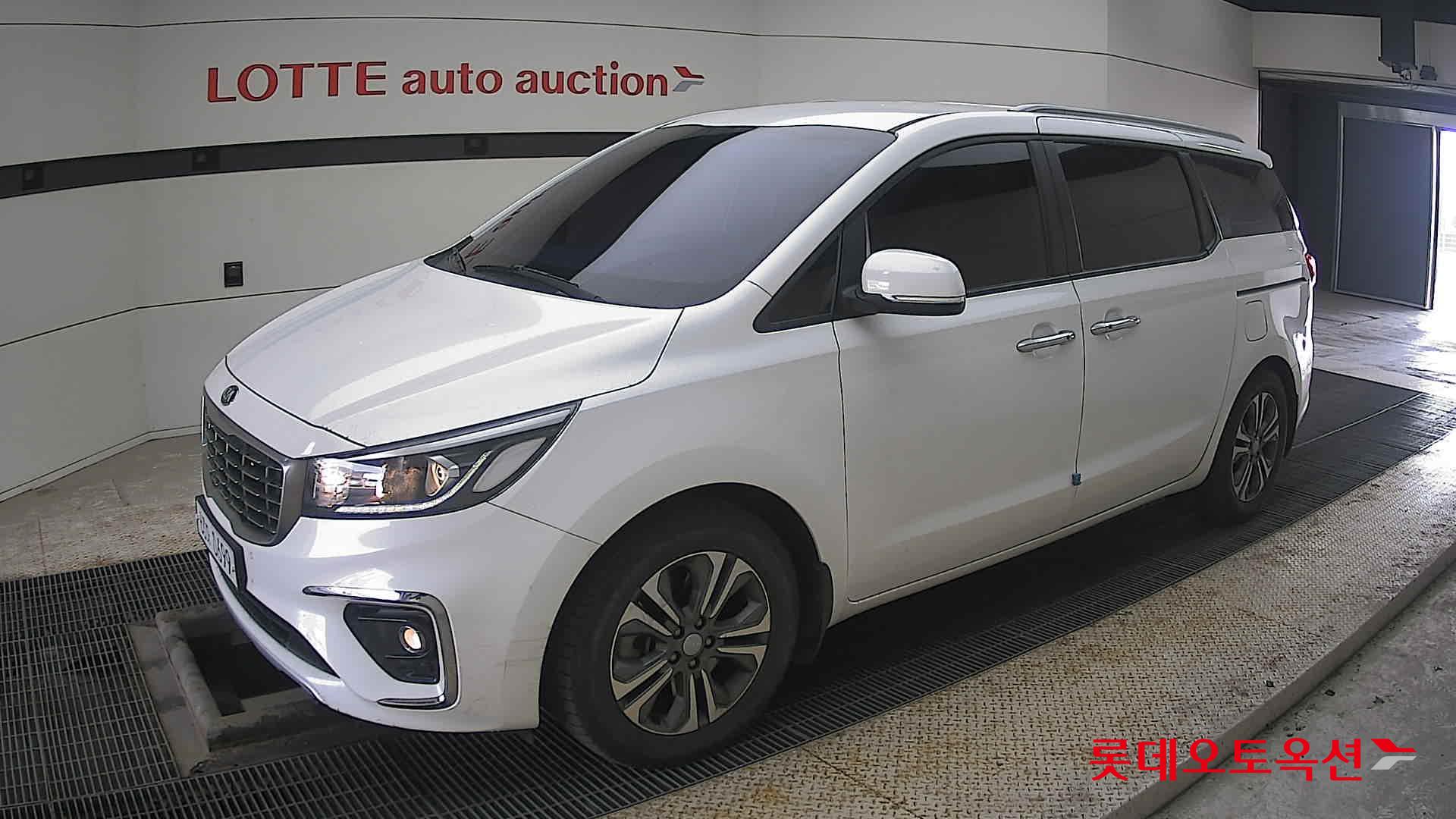 Kia Carnival id 3803742 из Кореи 13