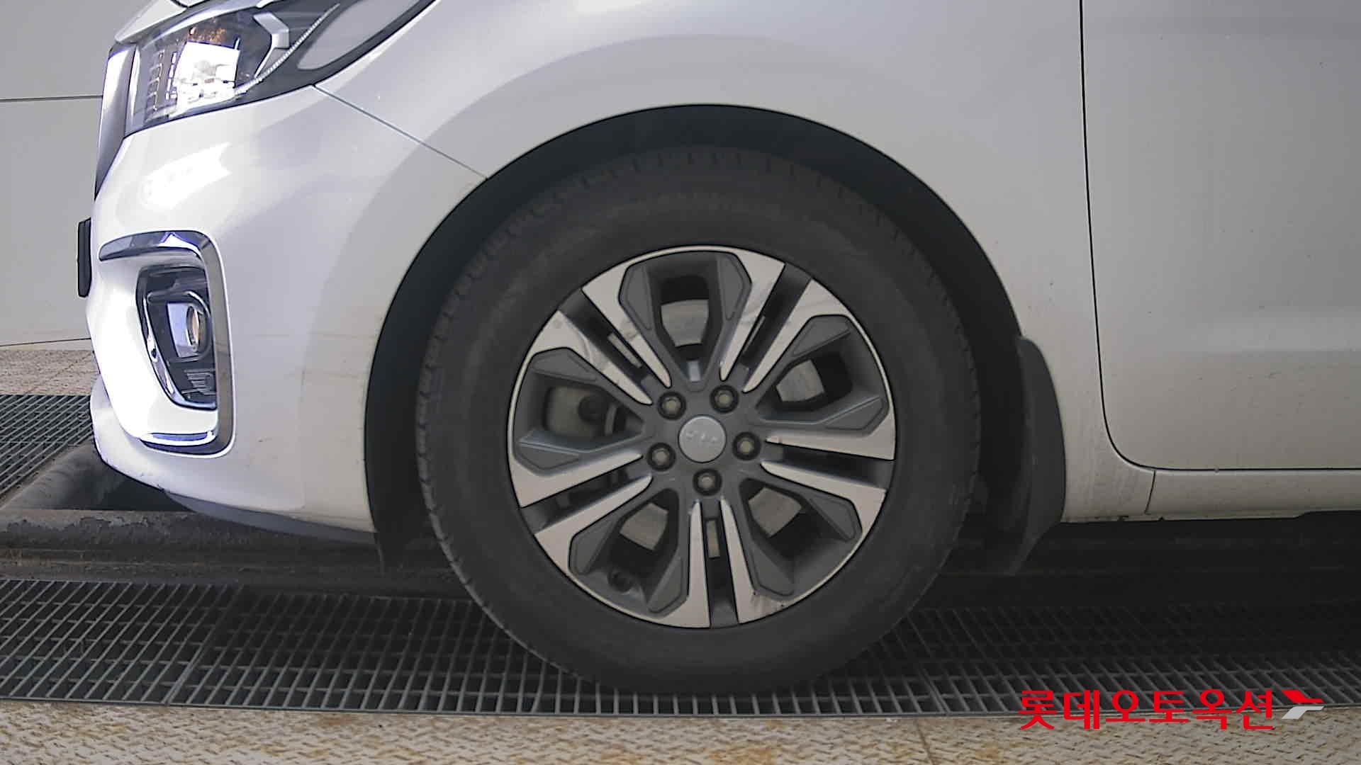 Kia Carnival id 3803742 из Кореи 21