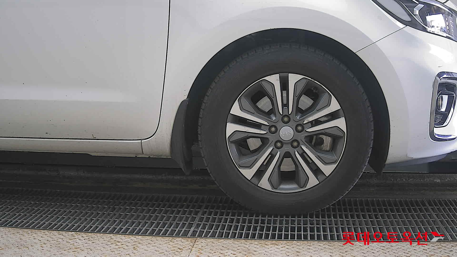 Kia Carnival id 3803742 из Кореи 23