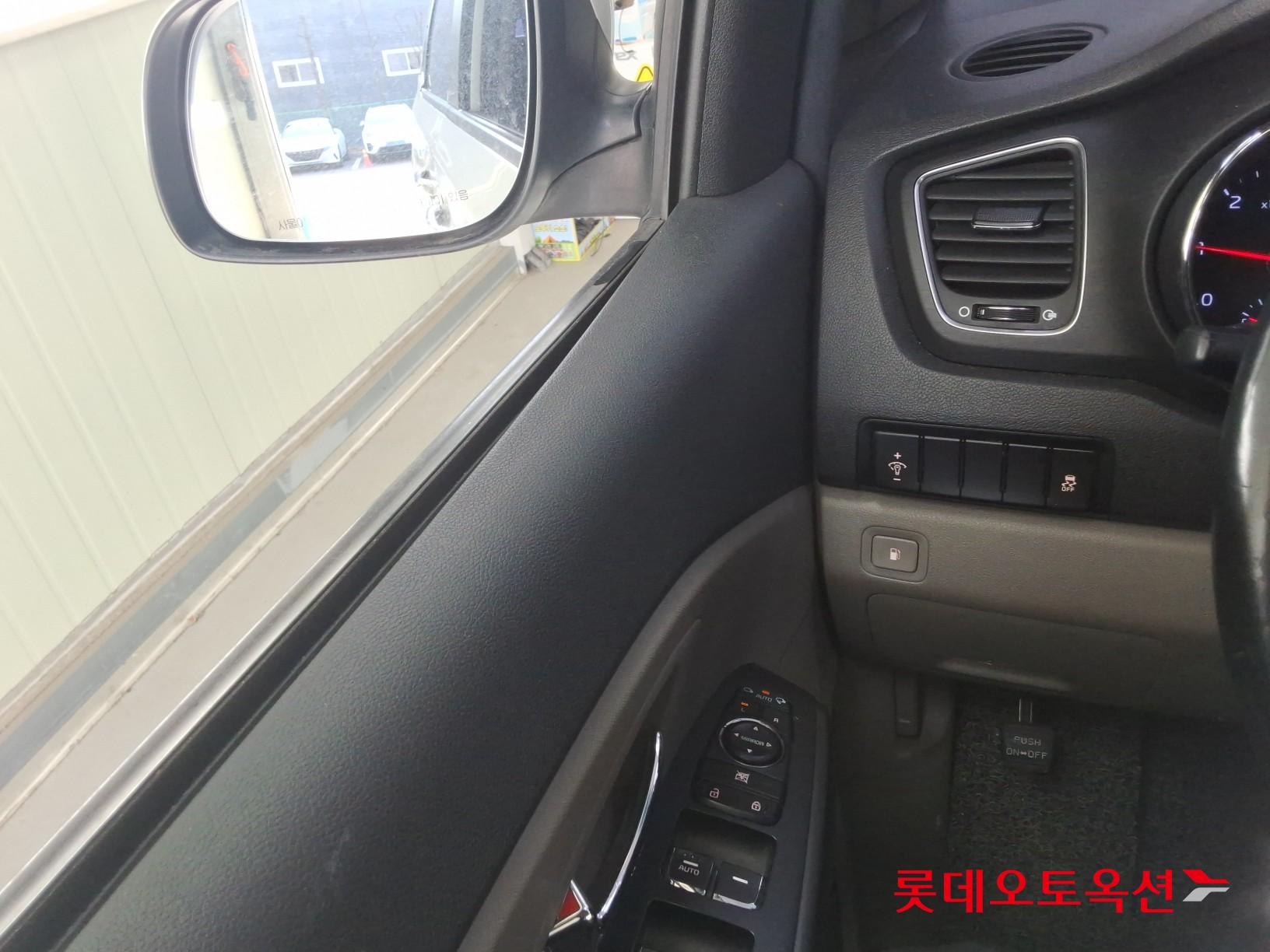 Kia Carnival id 3803742 из Кореи 28