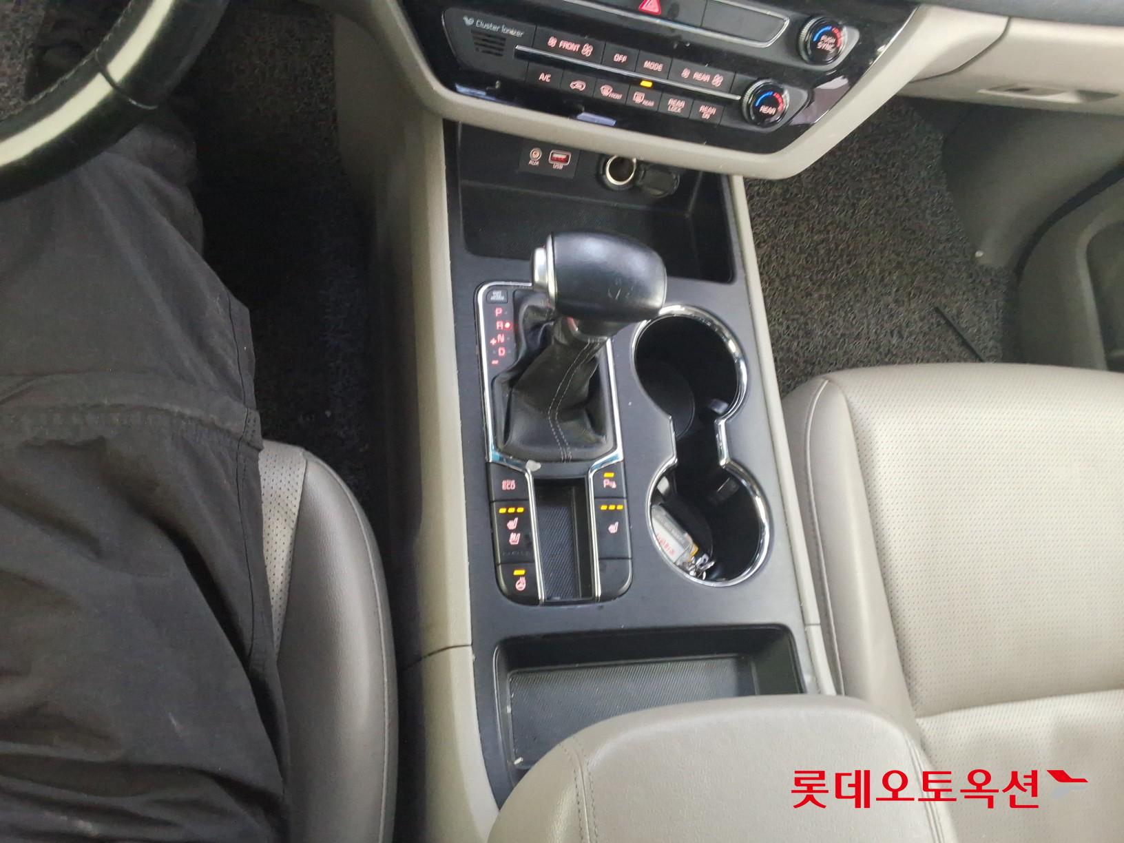 Kia Carnival id 3803742 из Кореи 31