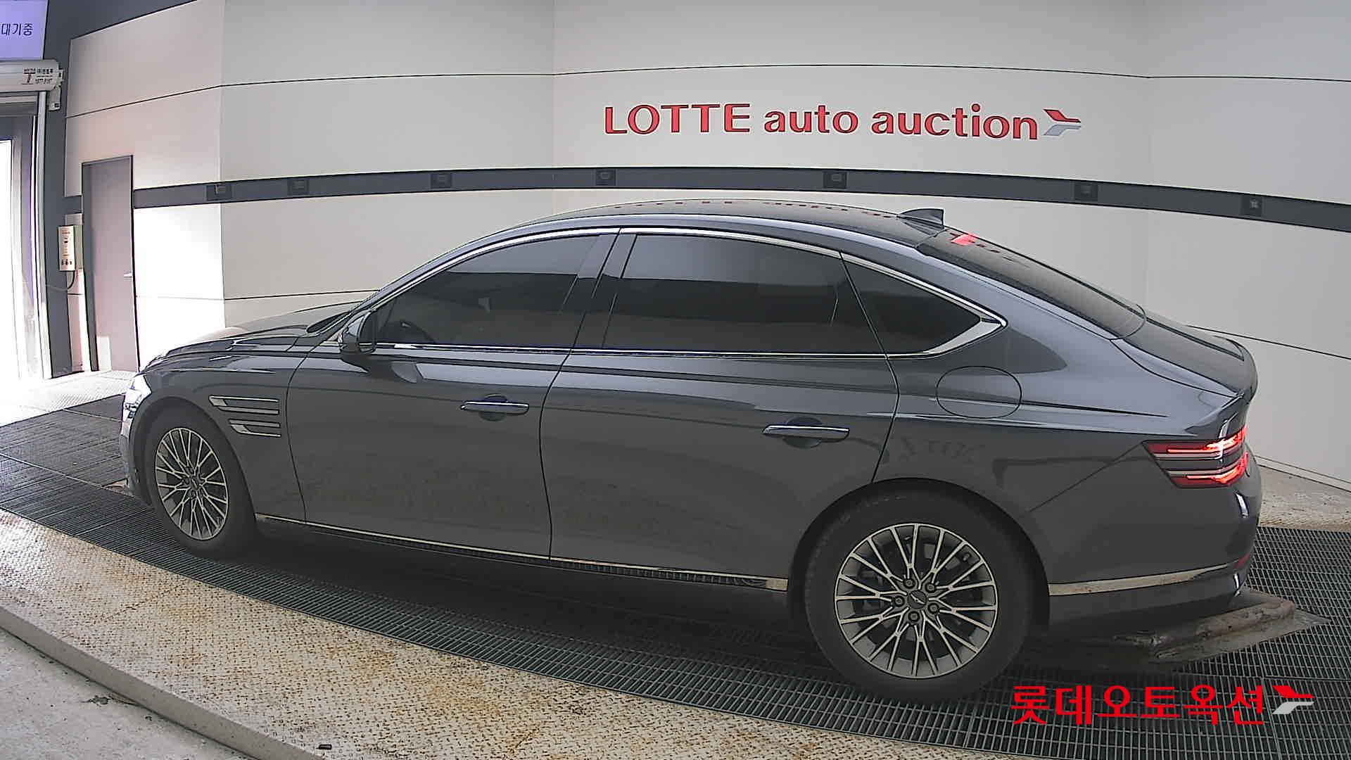 Genesis G80 2021 - Image 14