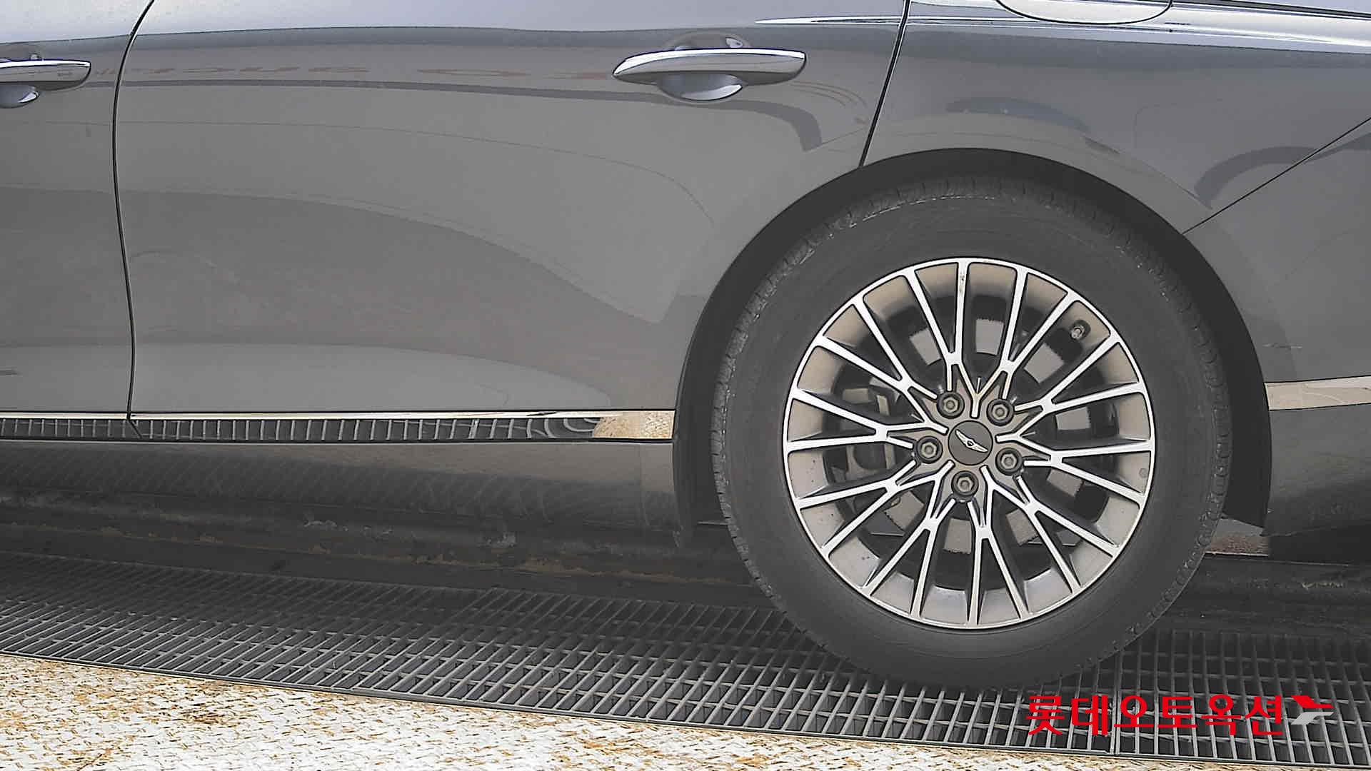 Genesis G80 2021 - Image 26