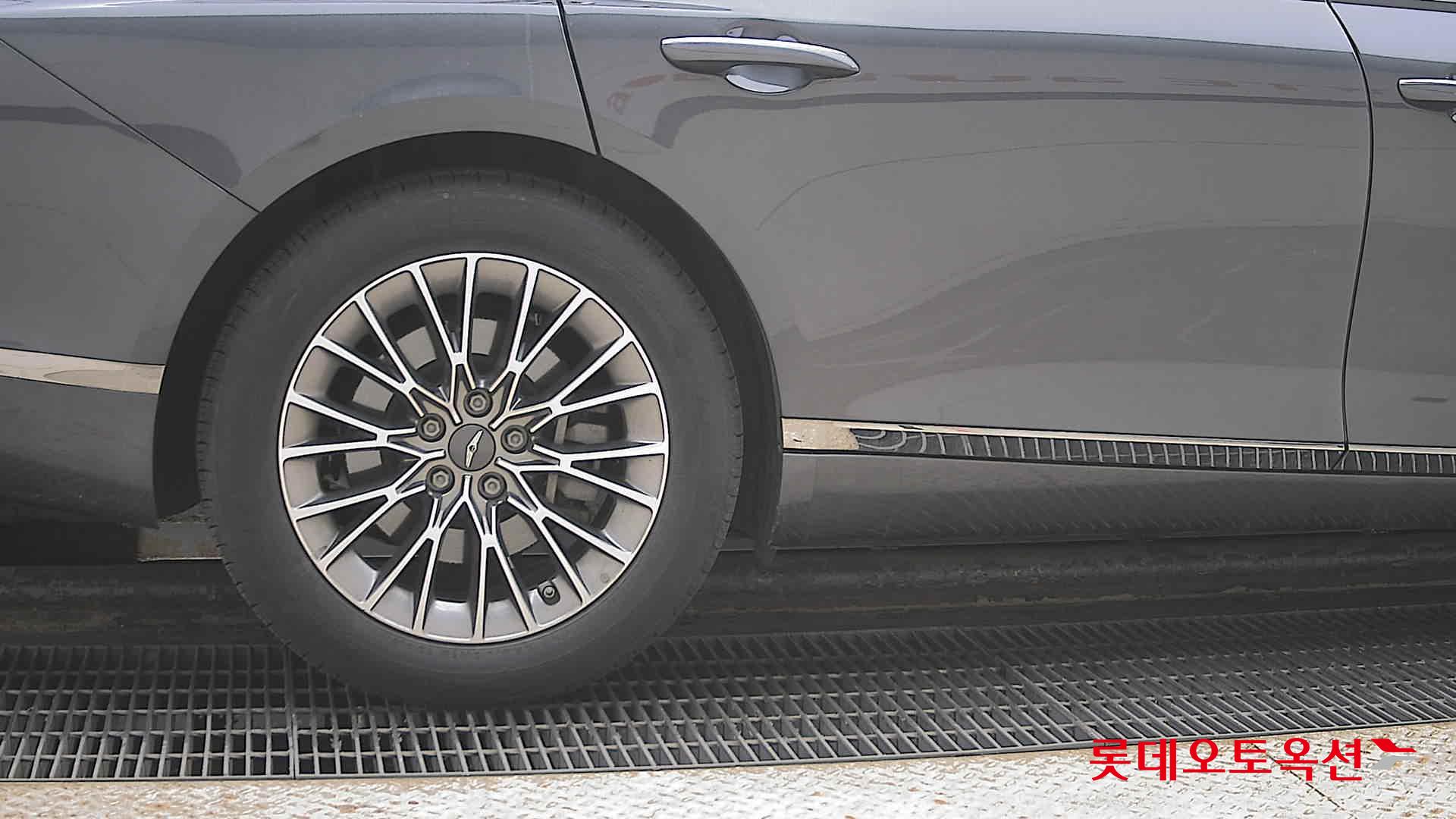 Genesis G80 2021 - Image 28